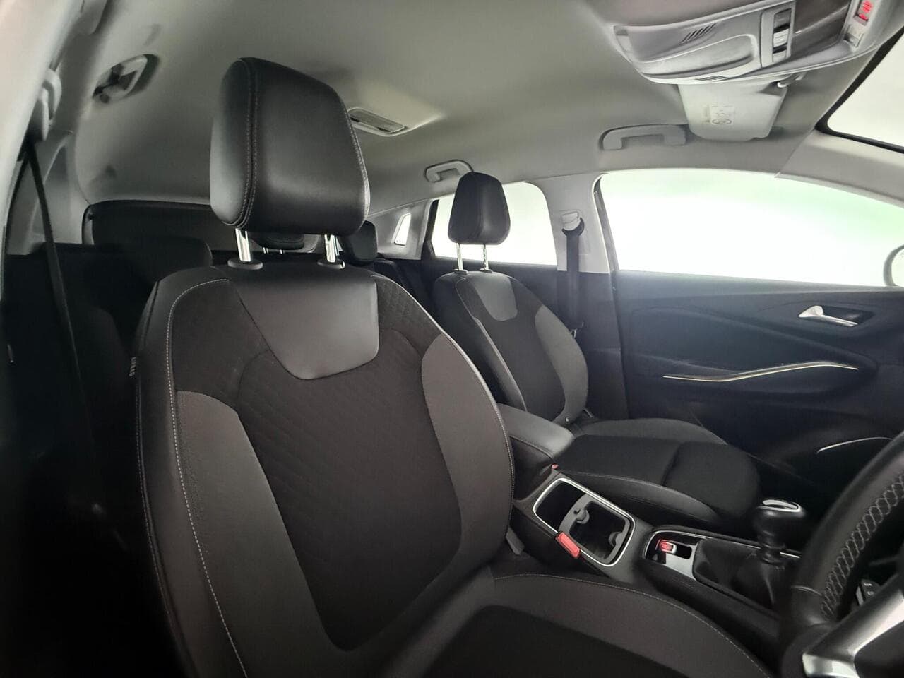 Vauxhall Grandland X thumbnail Seat Driver