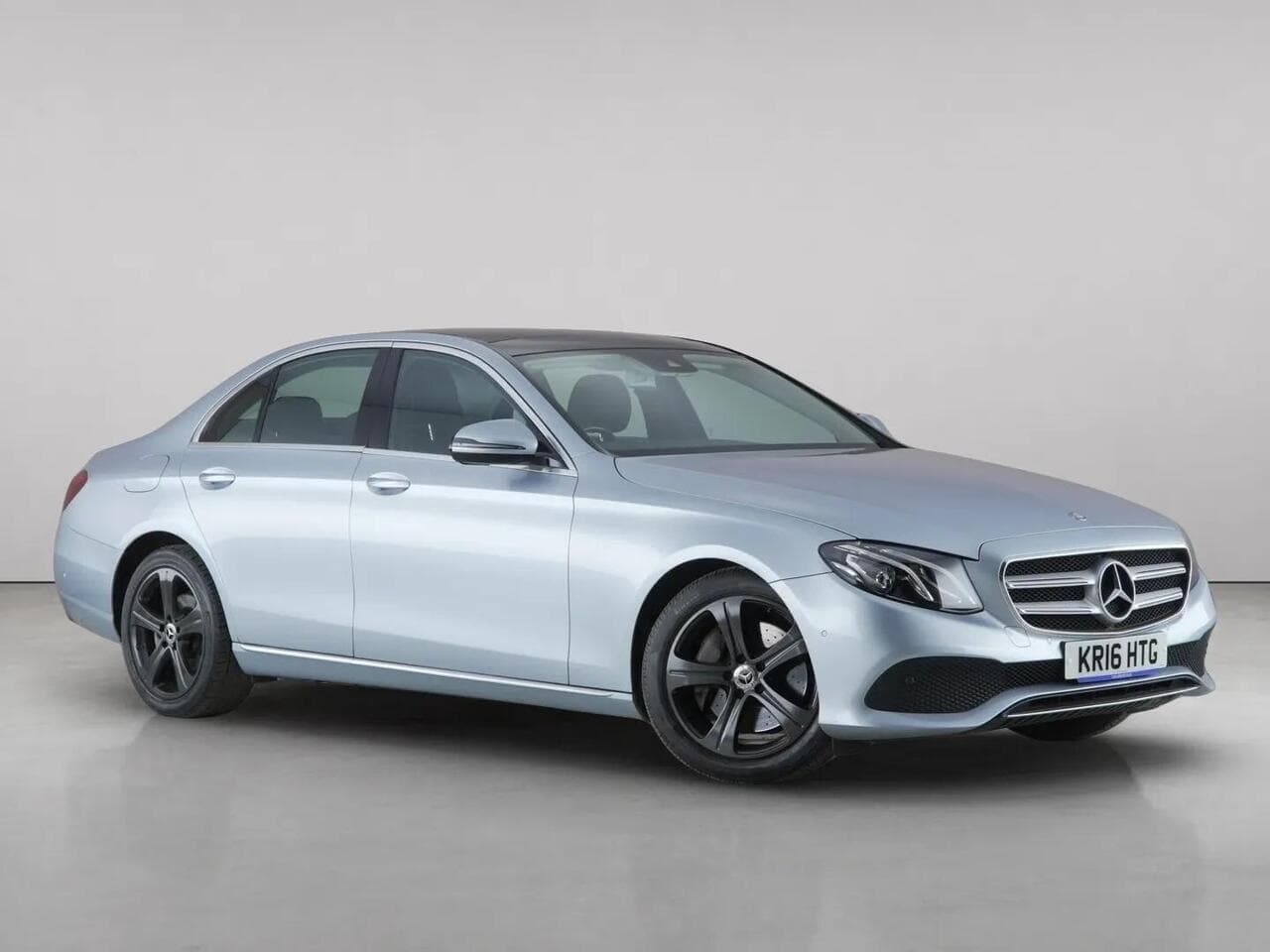 Mercedes-Benz E Class - Mercedes-Benz E Class 2.0 E220d SE (Premium) G-Tronic+ Euro 6 (s/s) 4dr