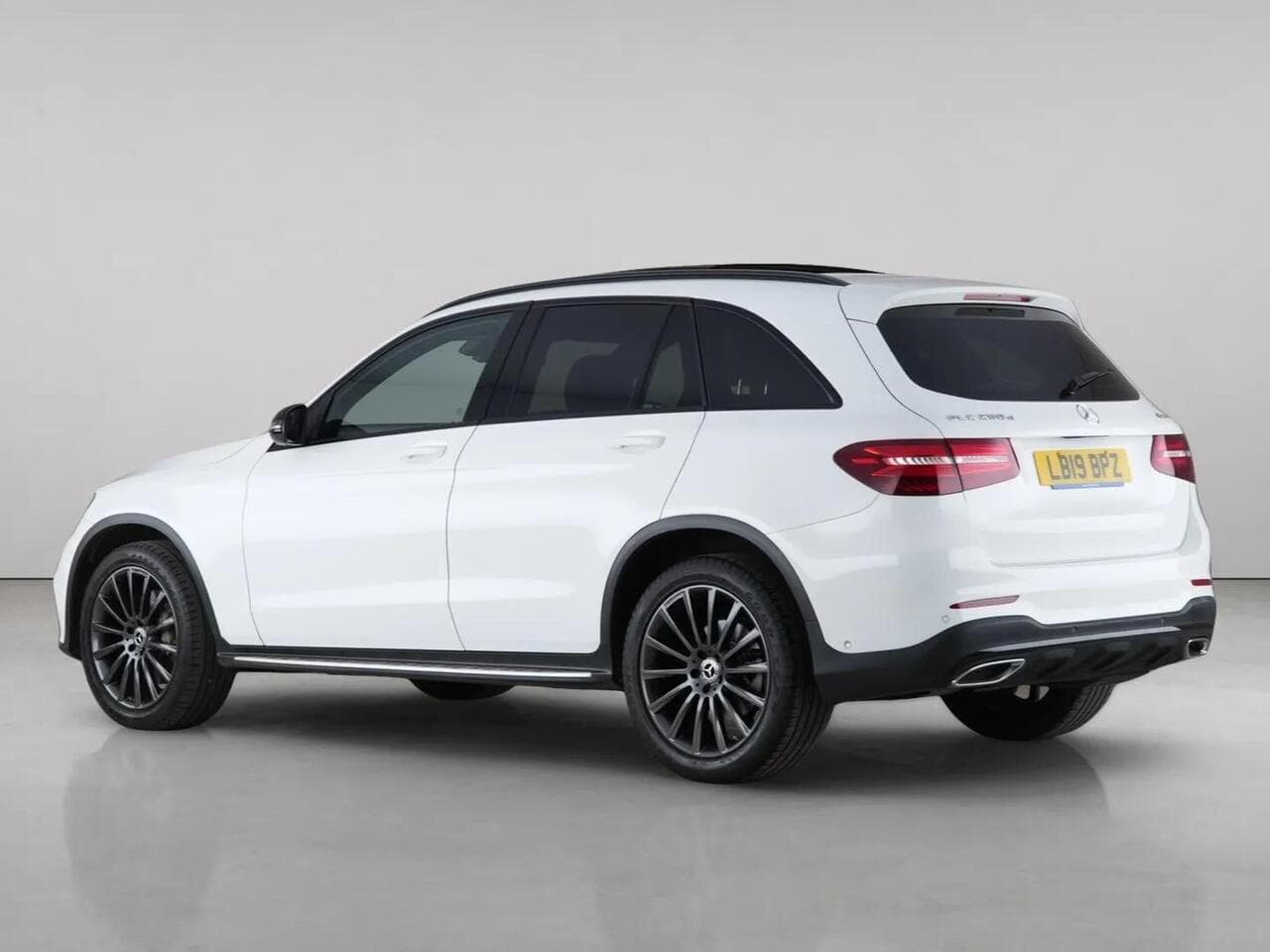 Mercedes-Benz GLC thumbnail Rear Left