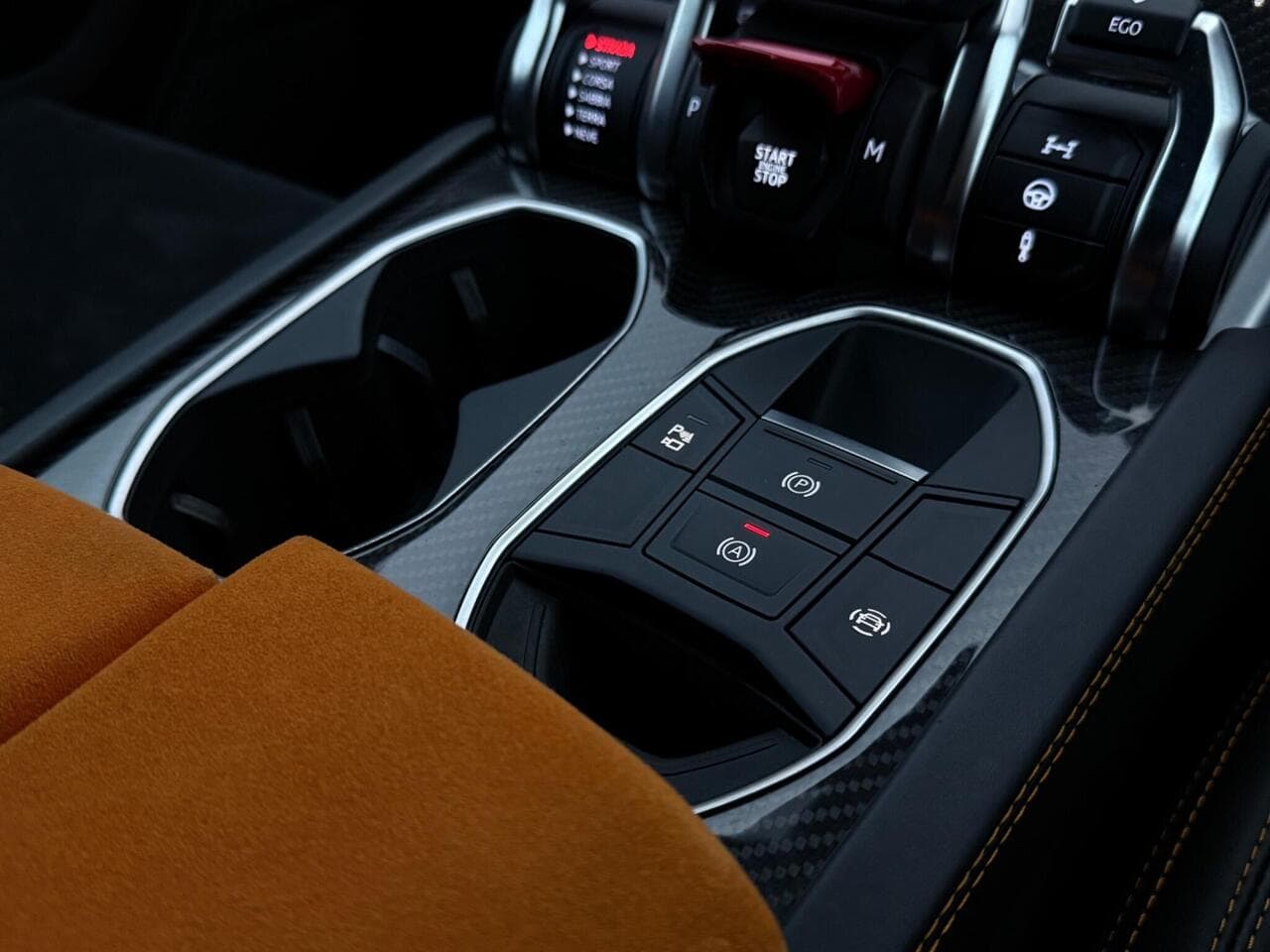 Lamborghini Urus thumbnail Inconclusive