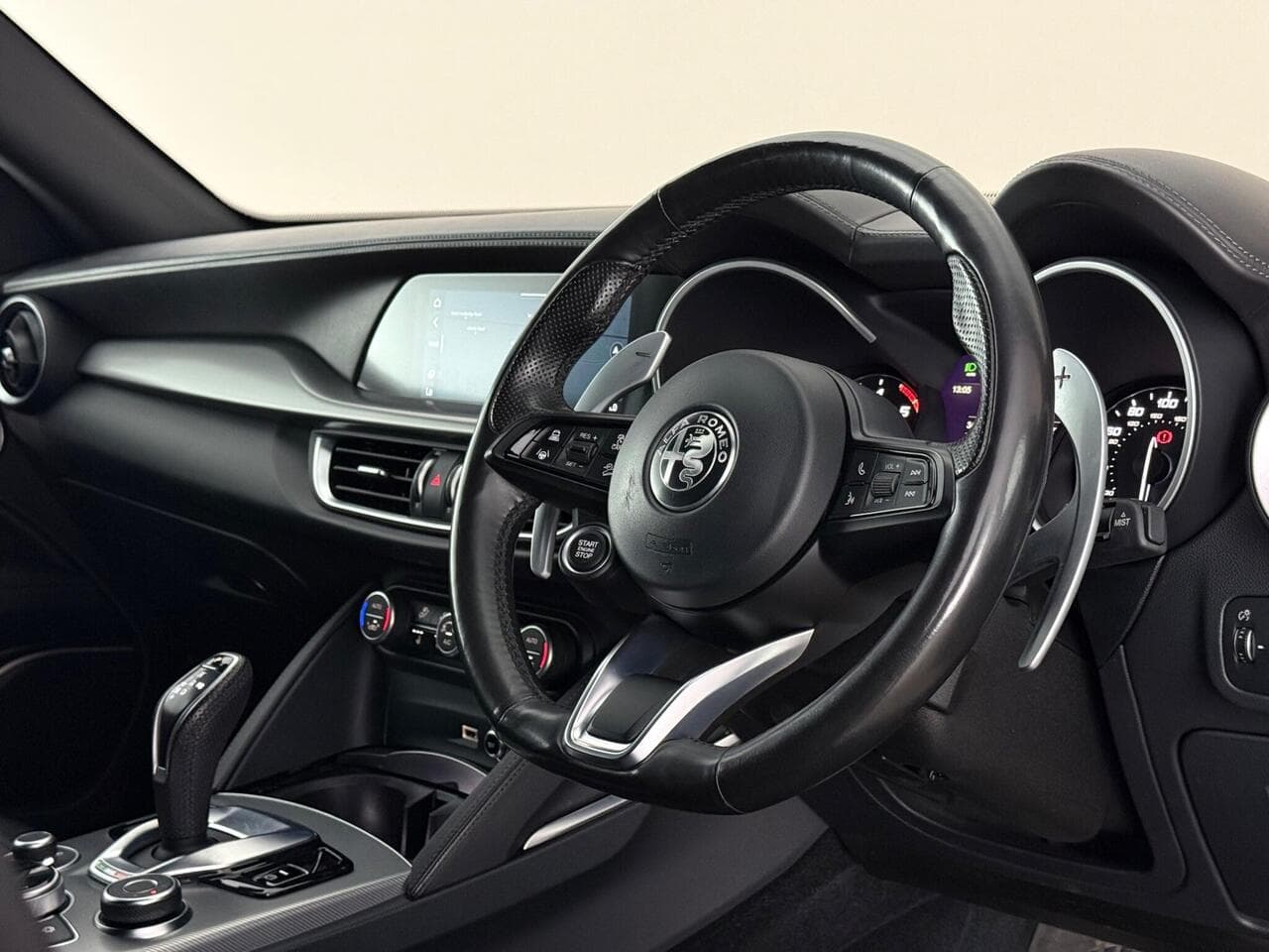 Alfa Romeo Stelvio thumbnail Steering Wheel