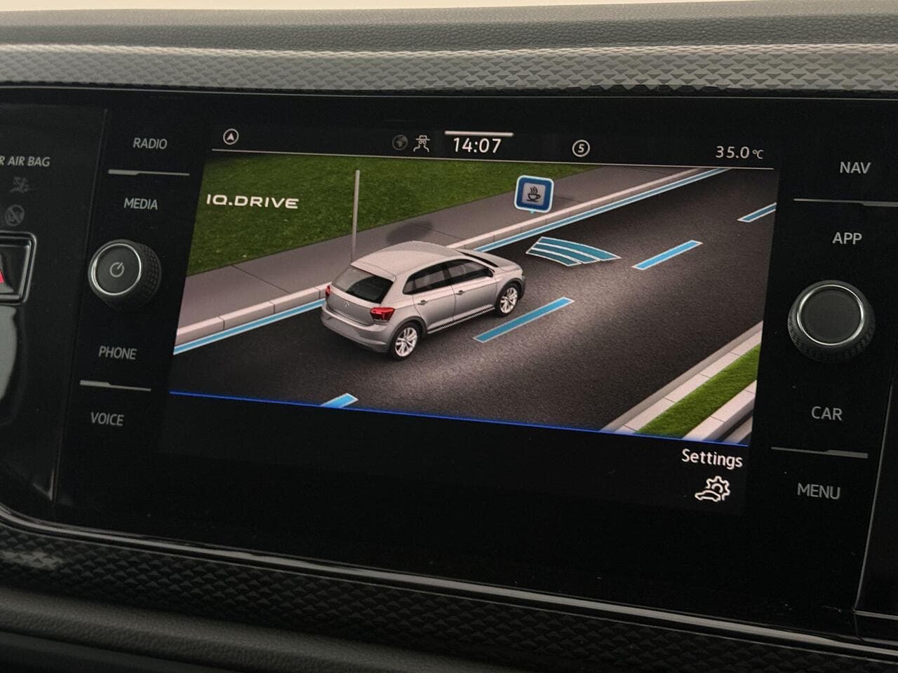 Volkswagen Polo thumbnail Infotainment System
