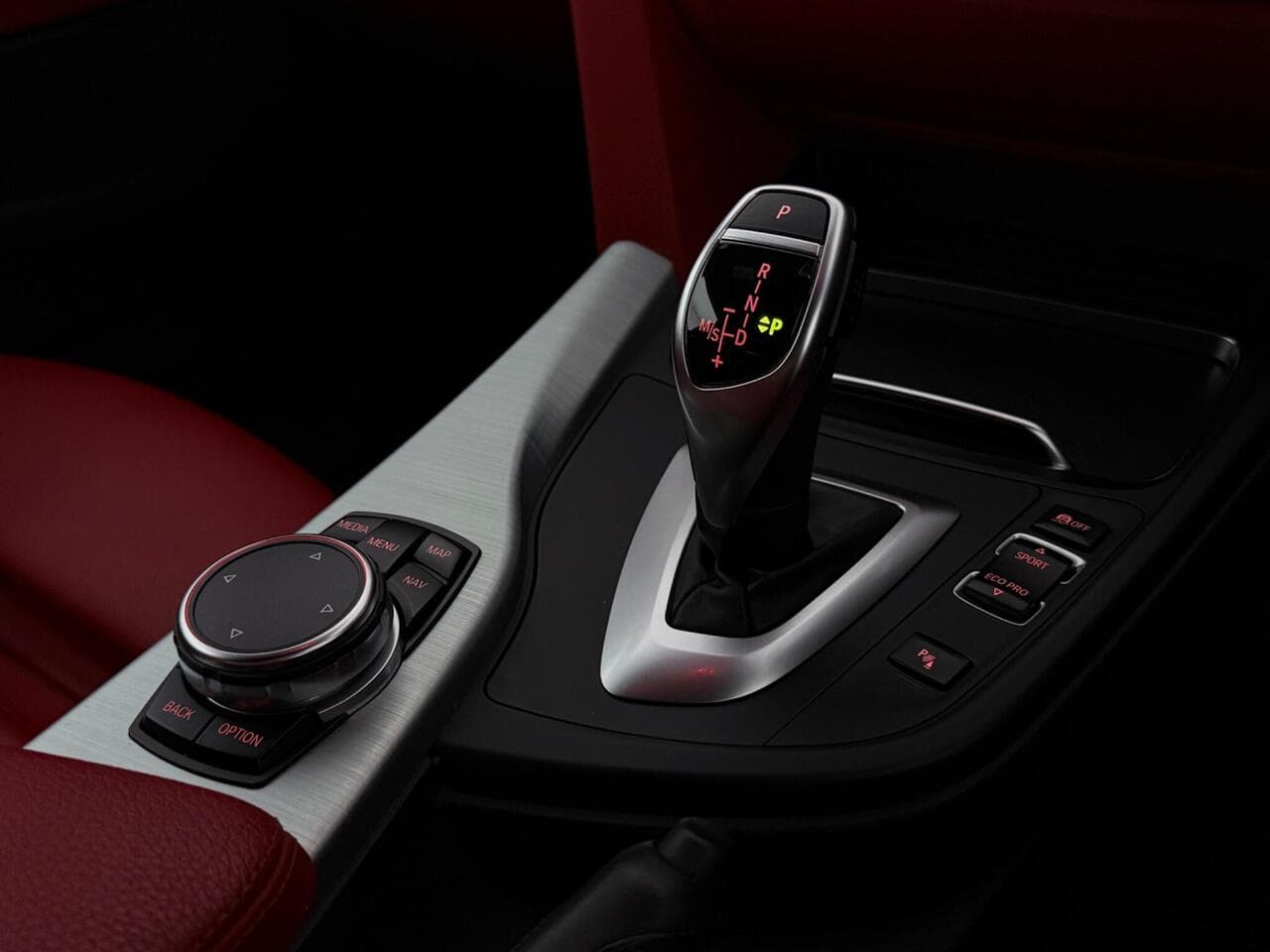 BMW 4 Series thumbnail Interior Front