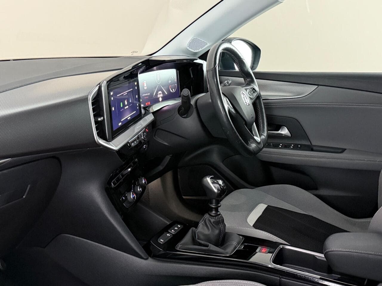 Vauxhall Mokka thumbnail Interior Front
