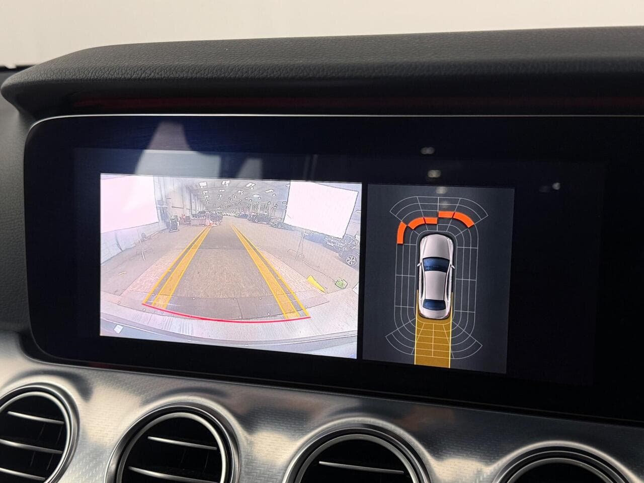 Mercedes-Benz E Class thumbnail Infotainment System