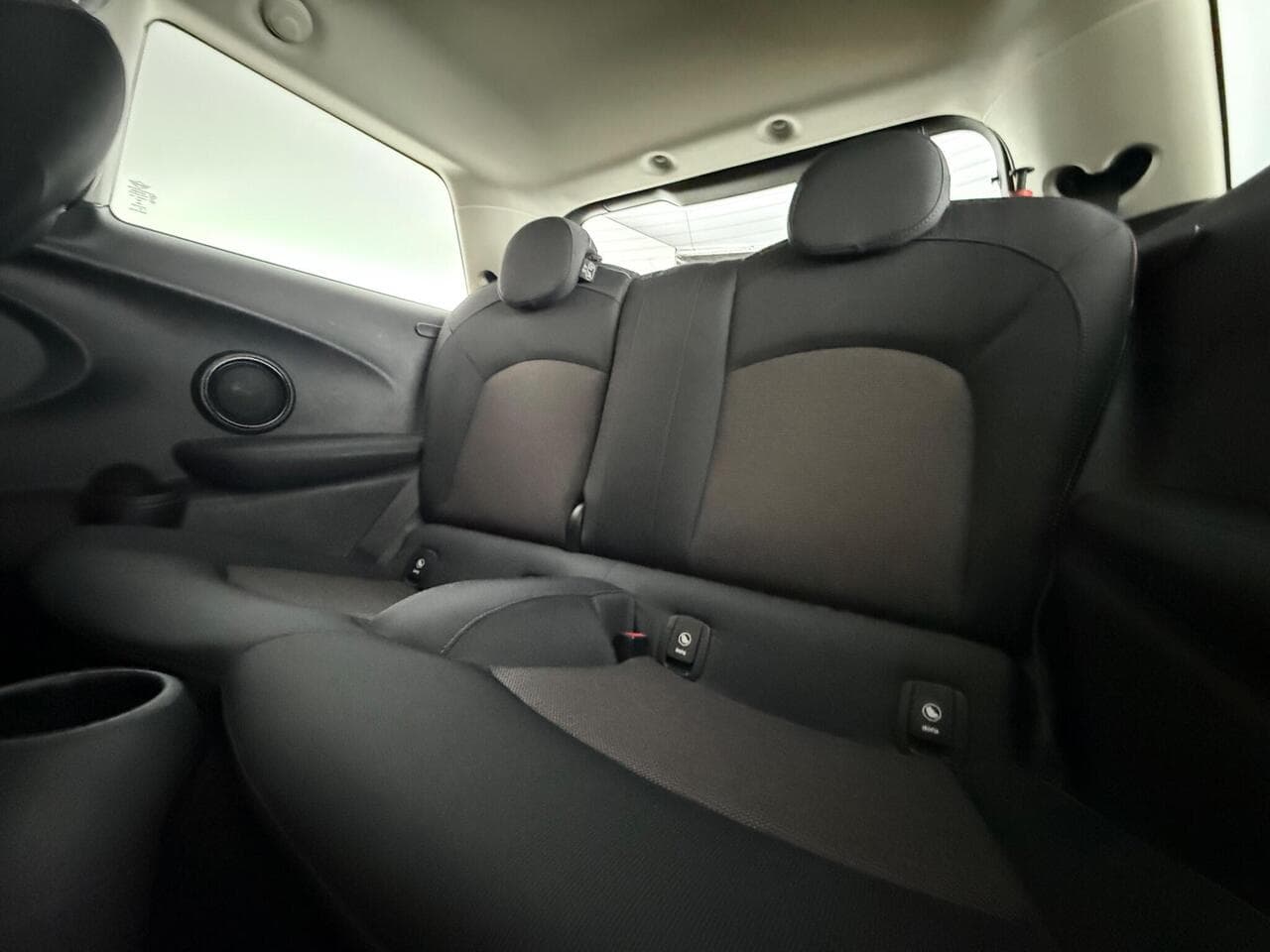 MINI Hatch thumbnail Seats Rear