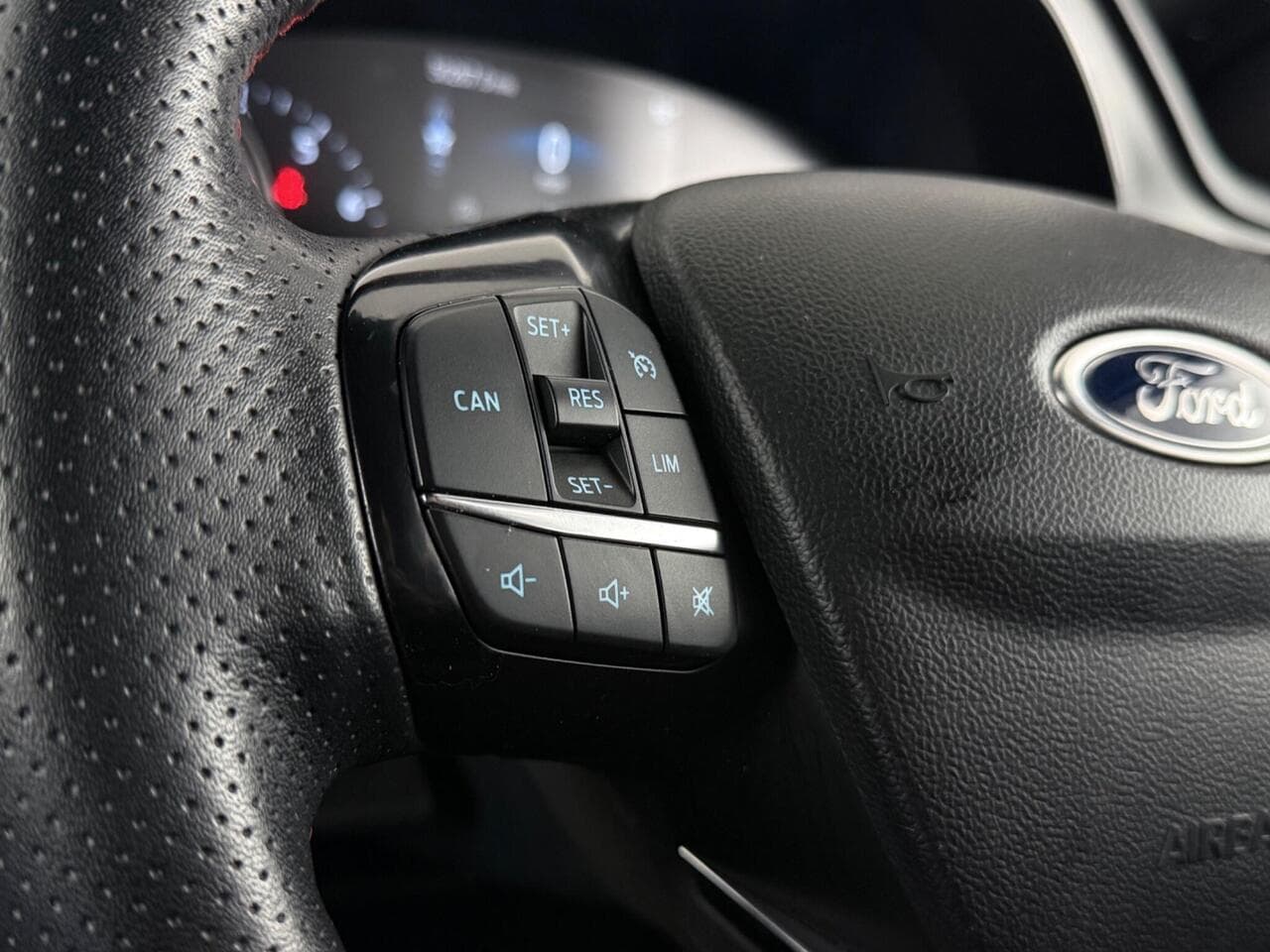 Ford Focus thumbnail Misc Controls