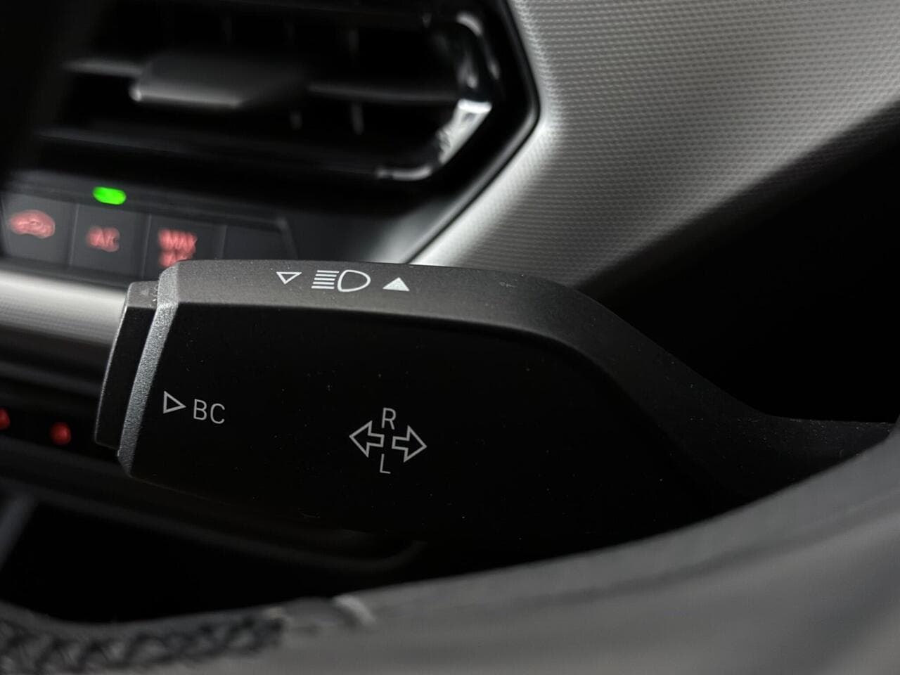 BMW 1 Series thumbnail Misc Controls