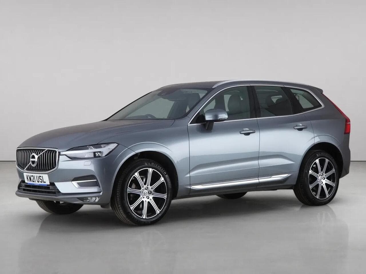 Volvo XC60 thumbnail Front Left