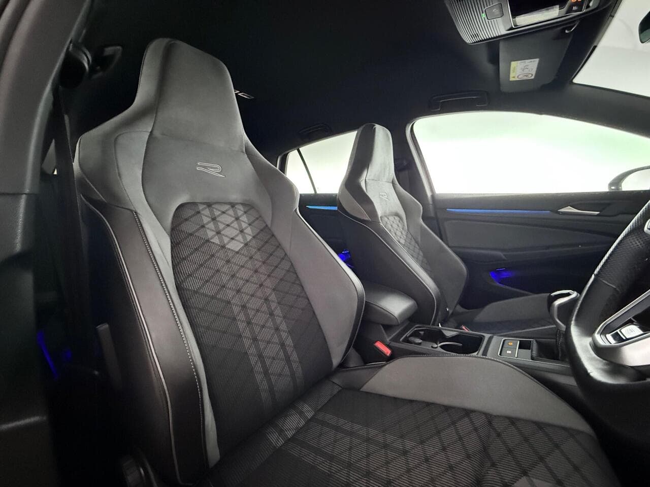 Volkswagen Golf thumbnail Seat Driver
