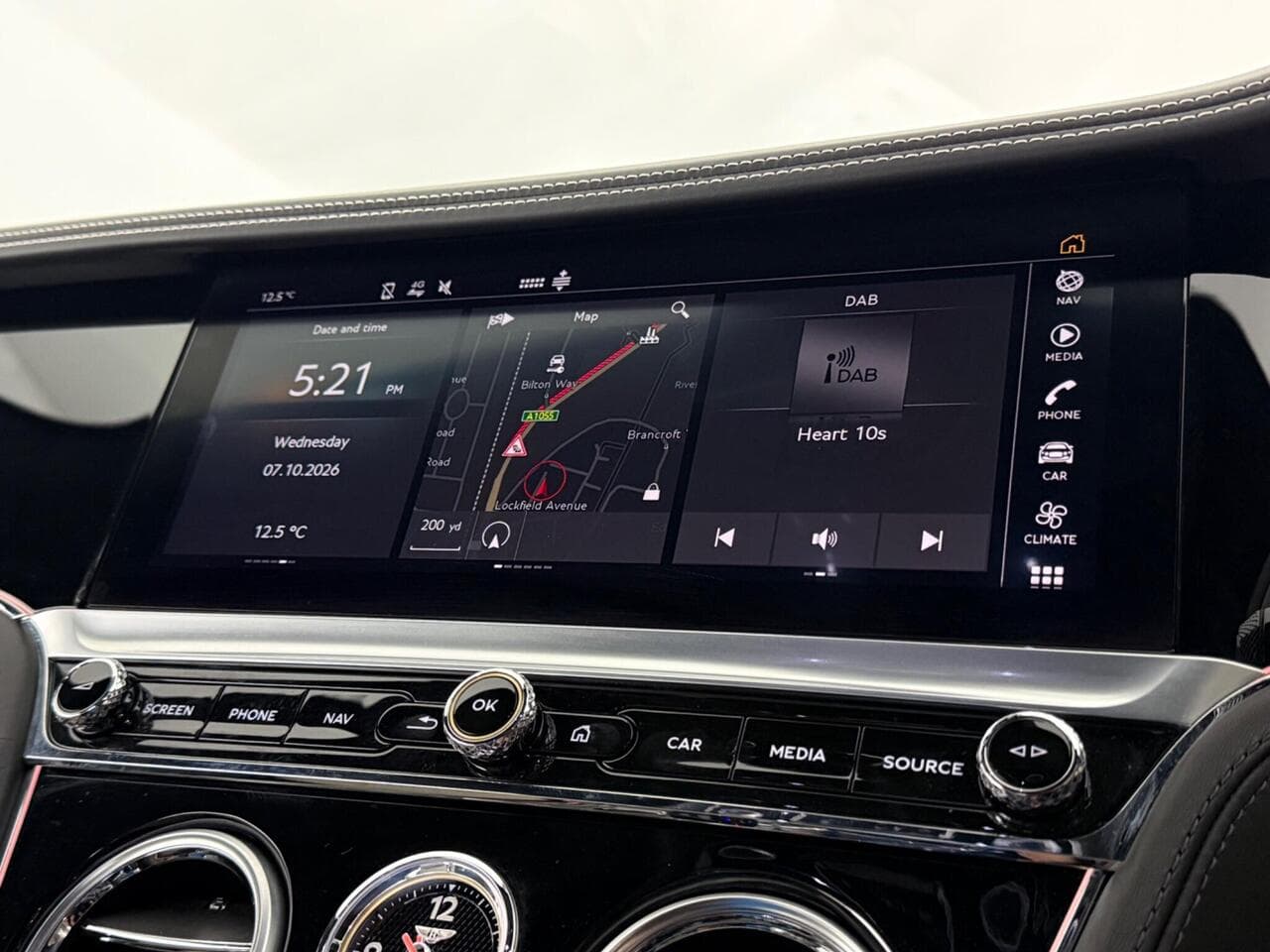 Bentley Continental thumbnail Infotainment System