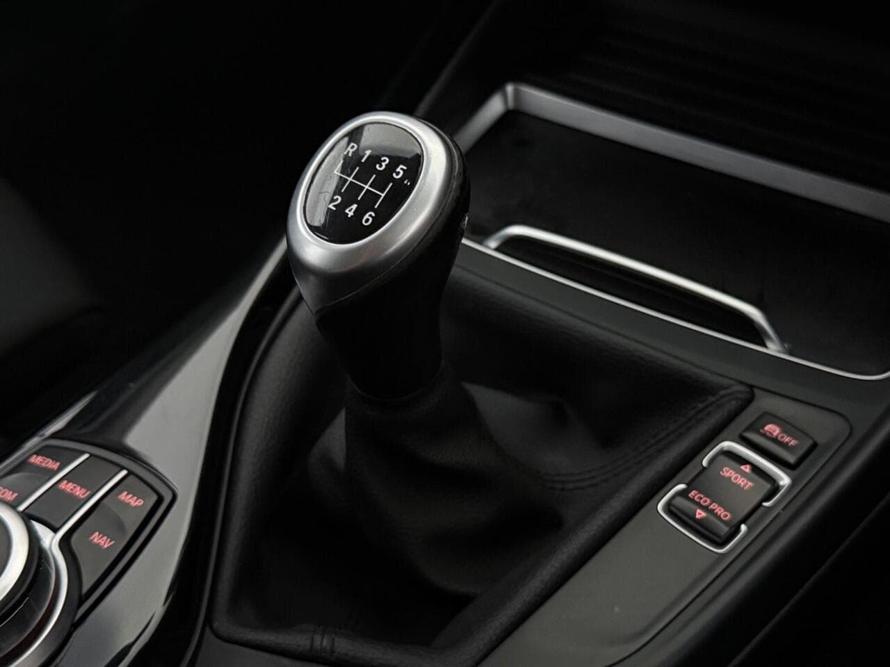 BMW 1 Series thumbnail Interior Front