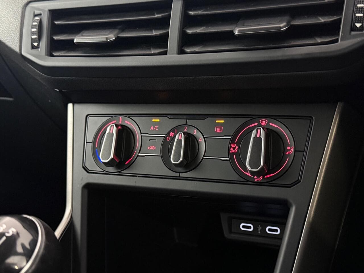 Volkswagen Polo thumbnail Misc Controls