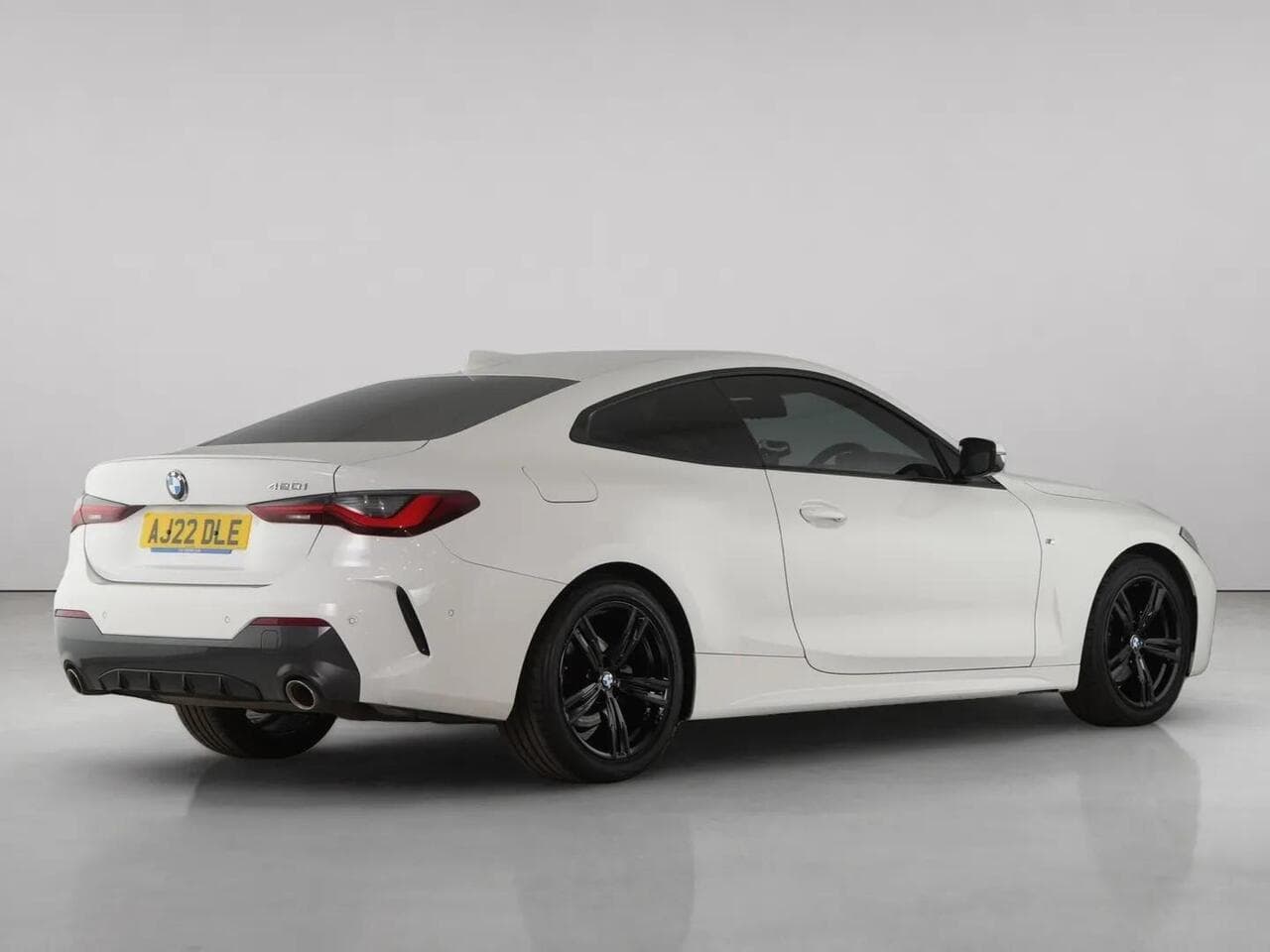 BMW 4 Series thumbnail Rear Right