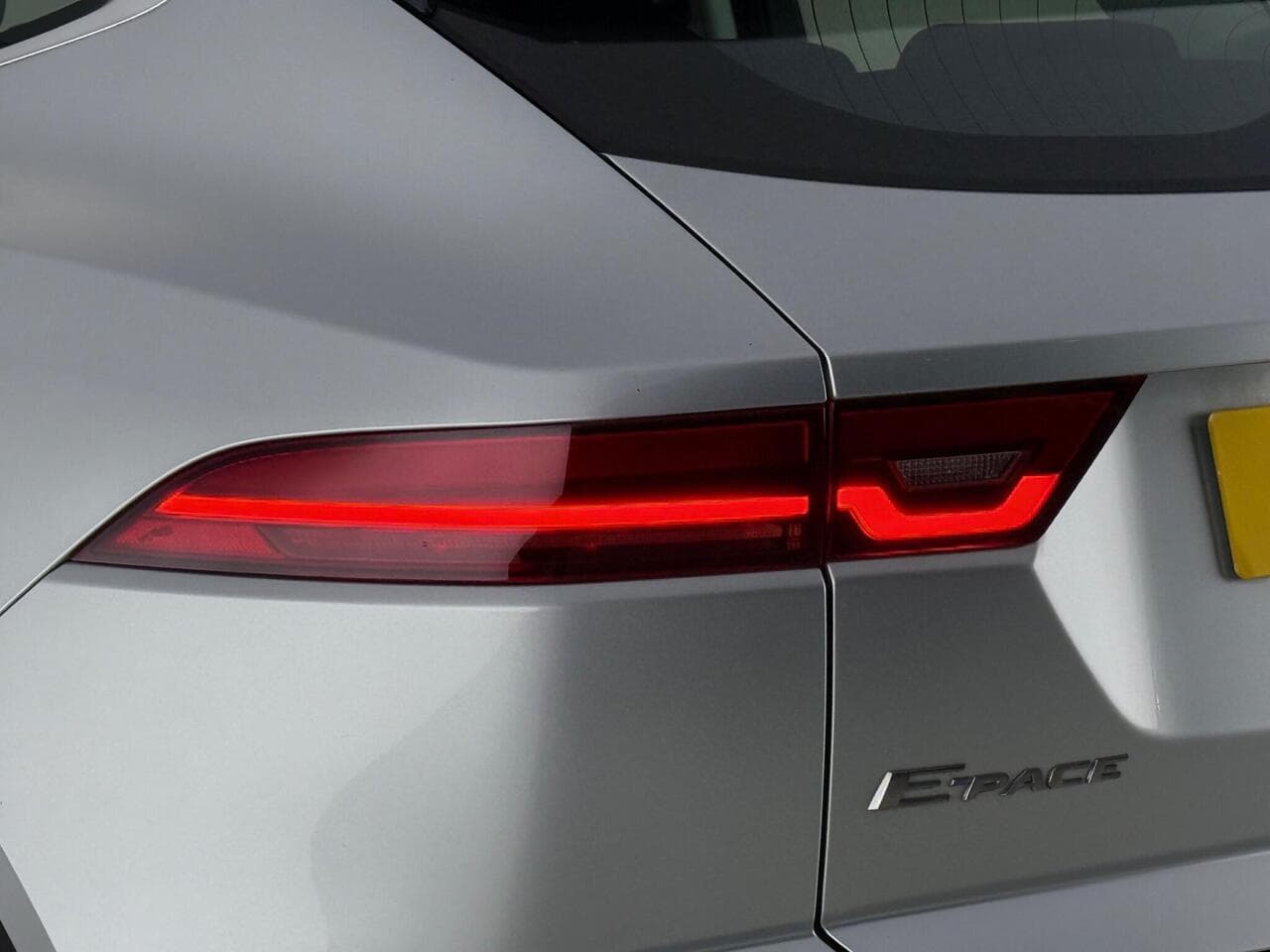 Jaguar E-PACE thumbnail Lights Rear