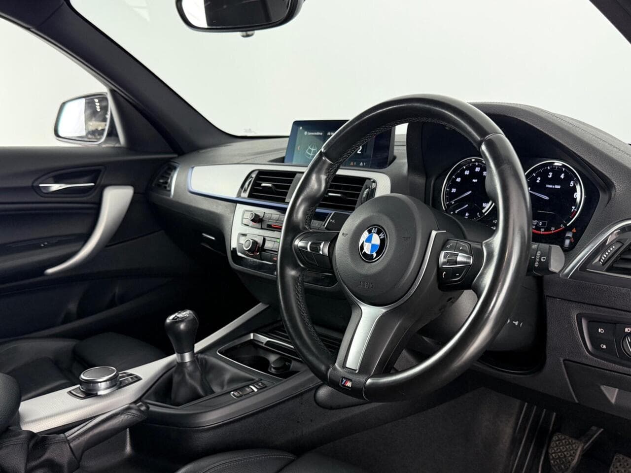 BMW 1 Series thumbnail Interior Front