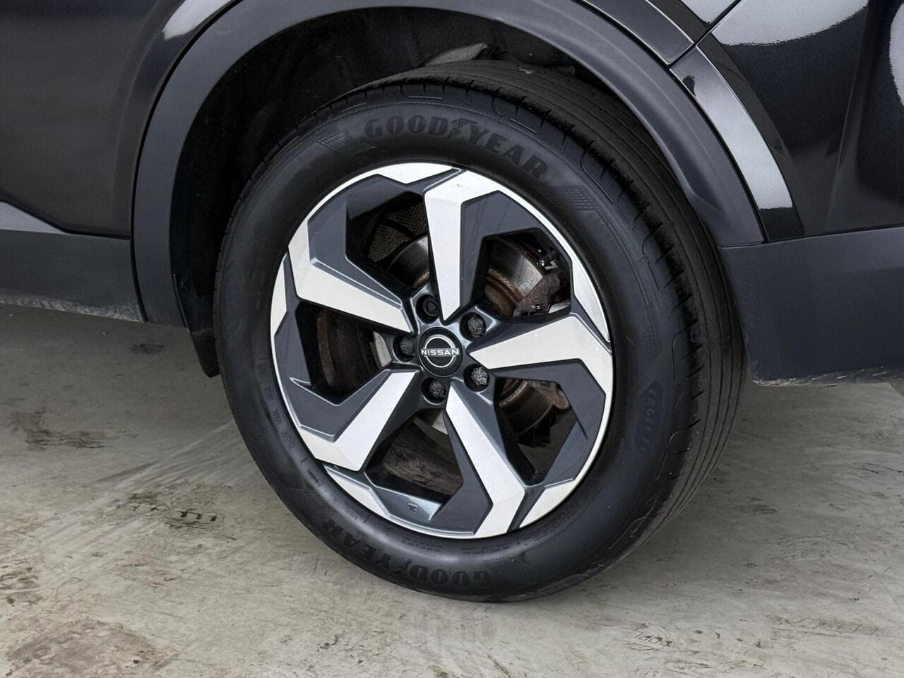 Nissan Qashqai thumbnail Wheel