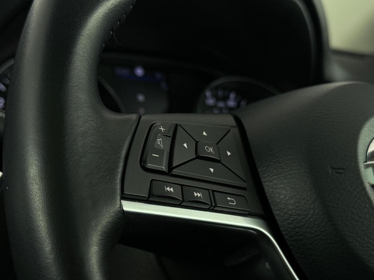 Nissan Qashqai thumbnail Misc Controls