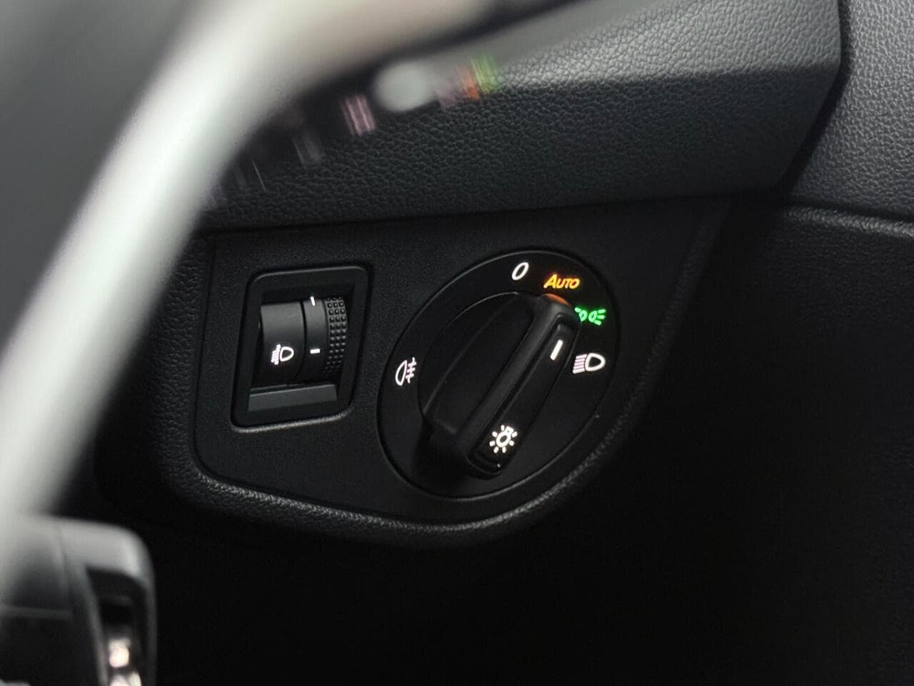 Volkswagen Polo thumbnail Misc Controls