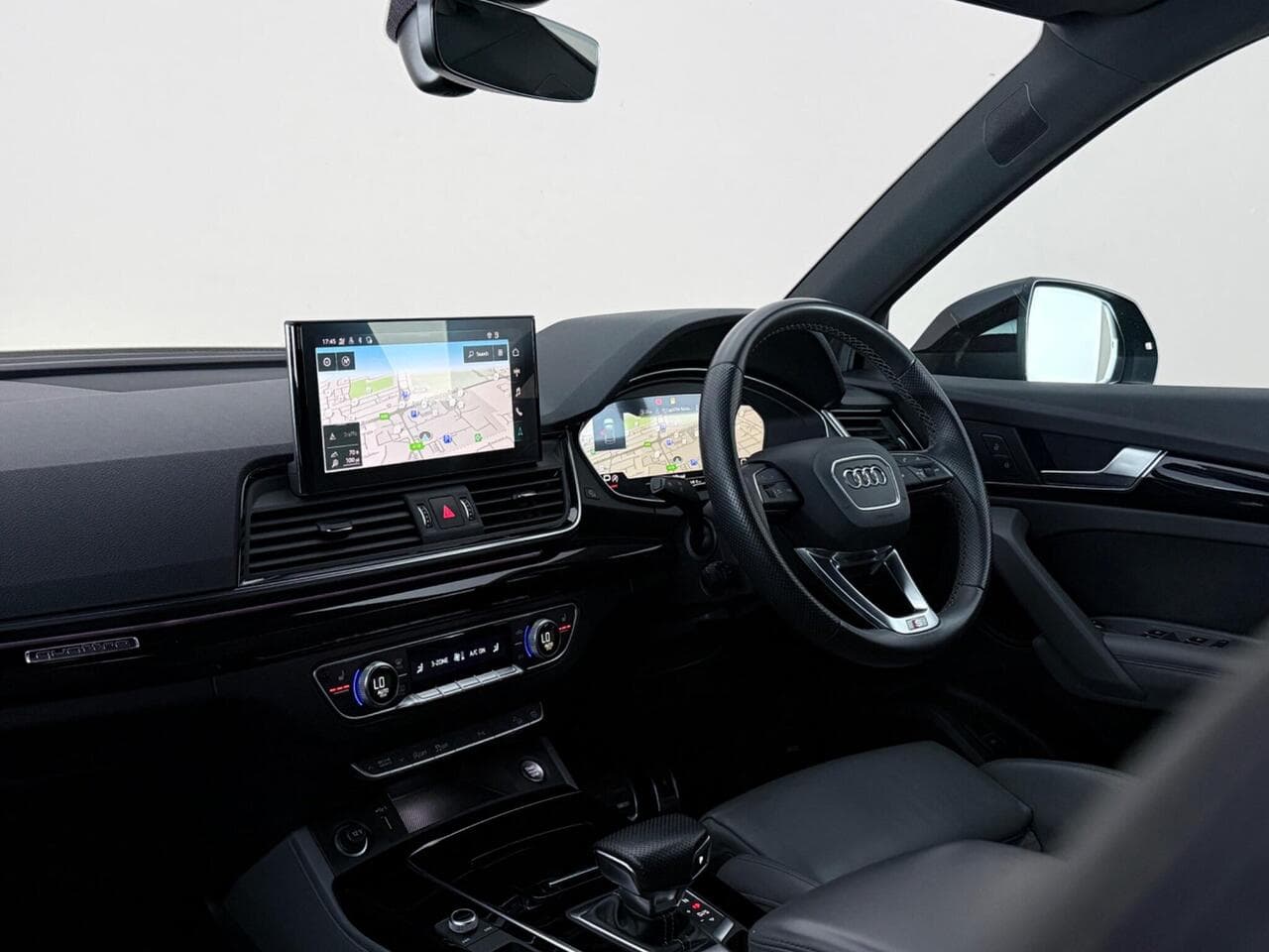 Audi Q5 thumbnail Interior Front