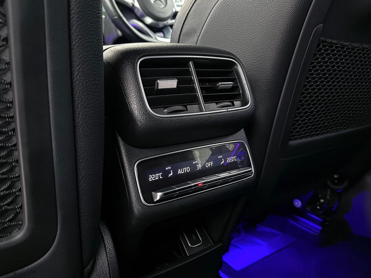 Mercedes-Benz GLE thumbnail Misc Controls