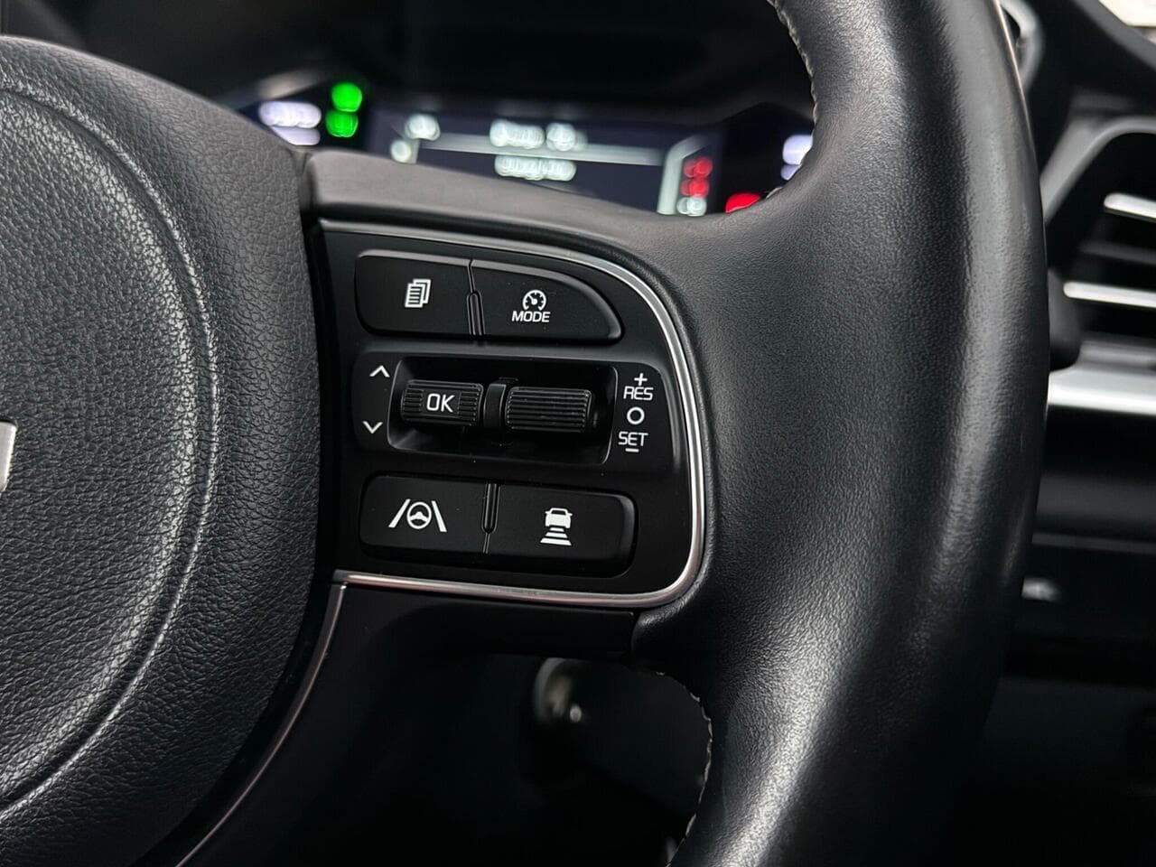 Kia Niro thumbnail Misc Controls