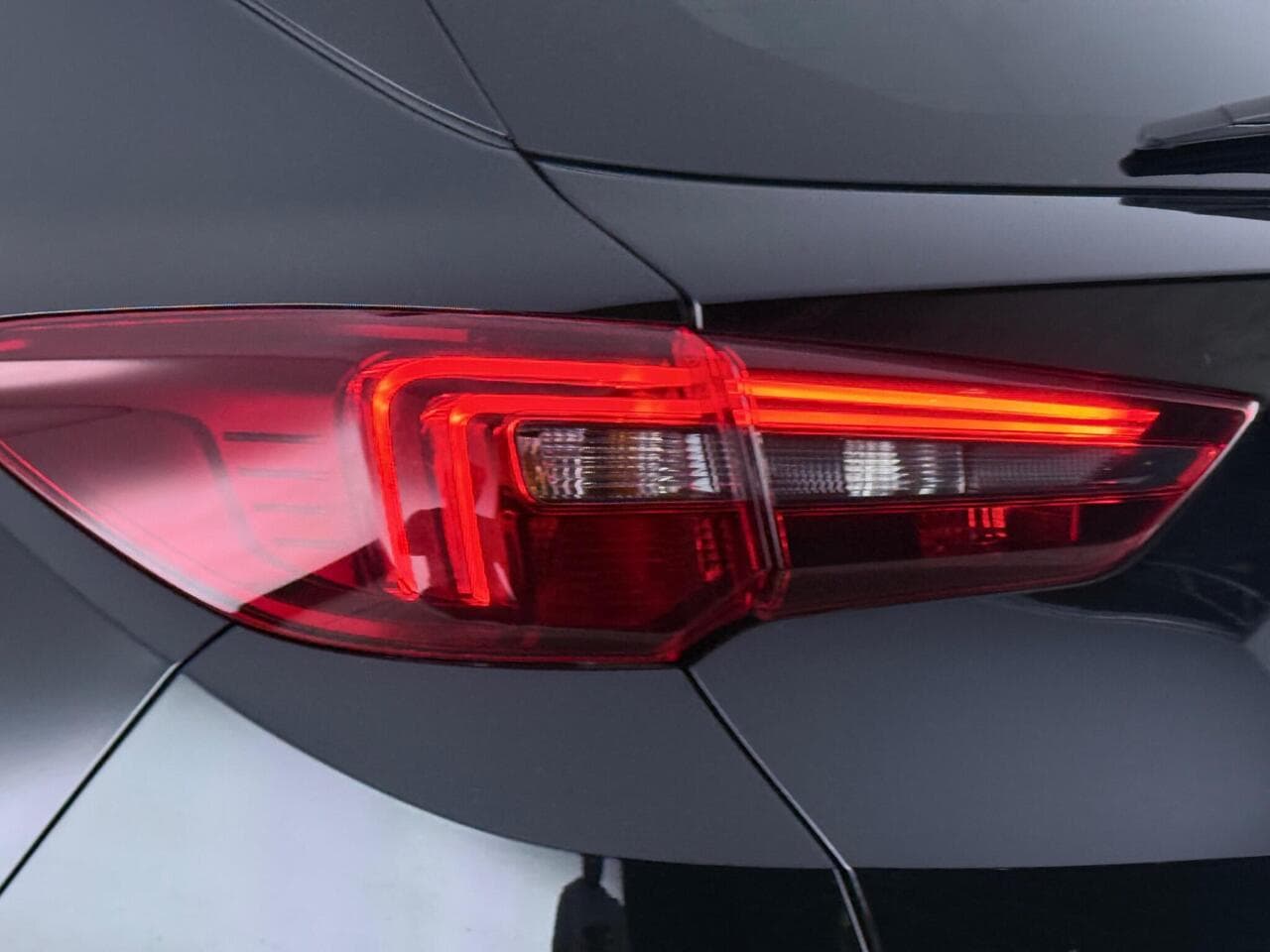 Vauxhall Grandland thumbnail Lights Rear