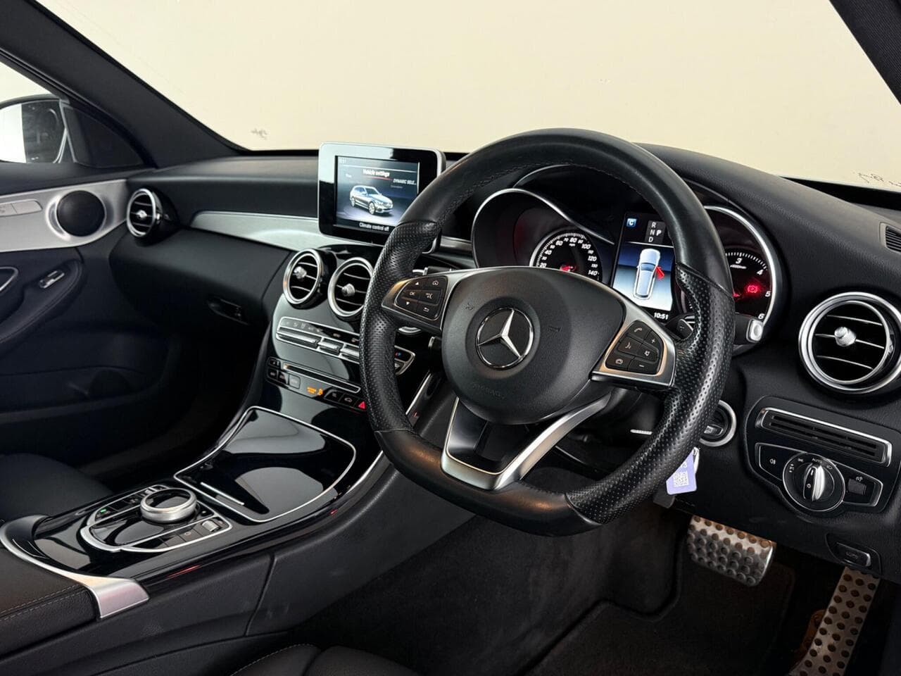 Mercedes-Benz C Class thumbnail Interior Front