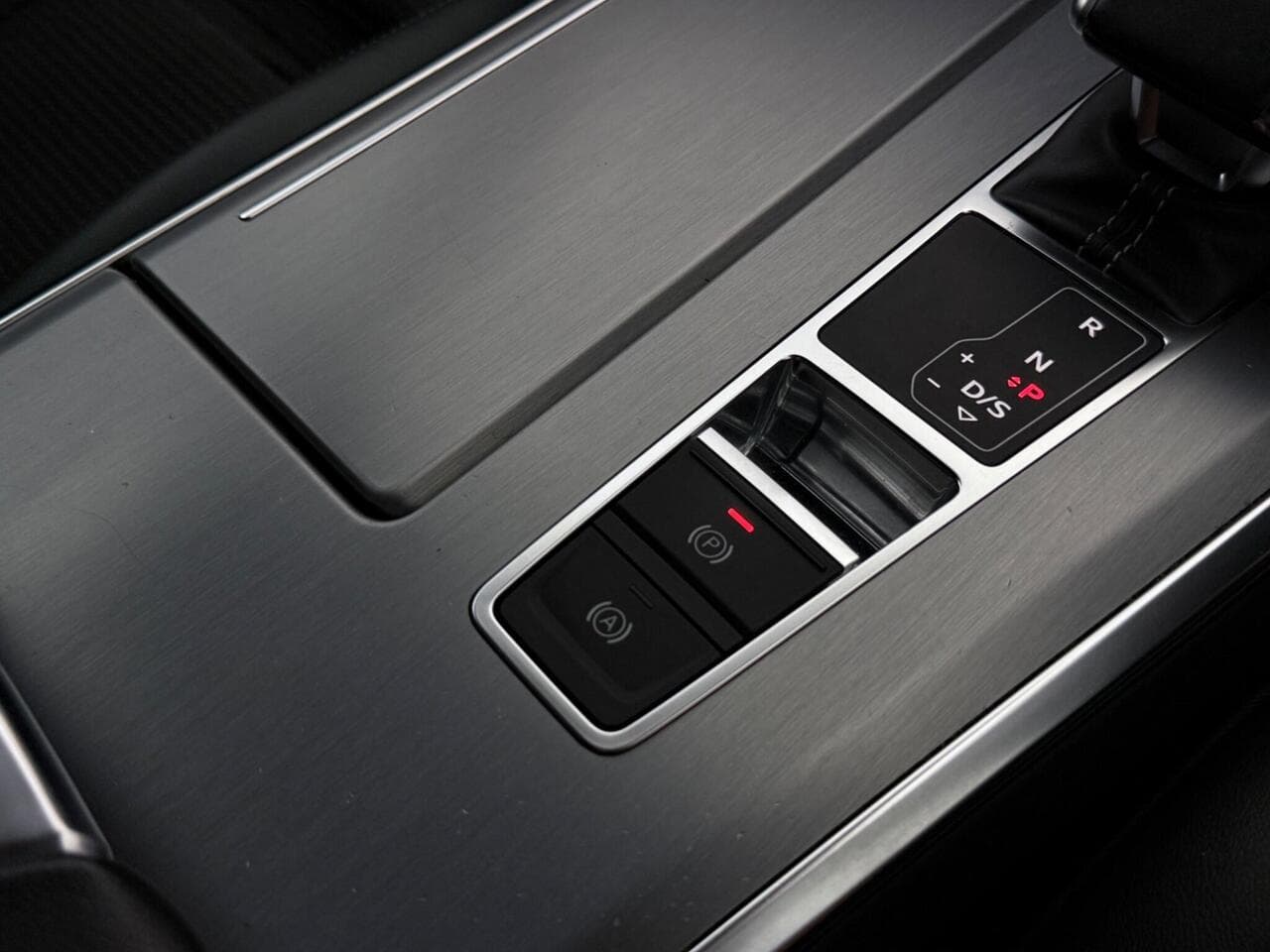 Audi A6 Saloon thumbnail Misc Controls