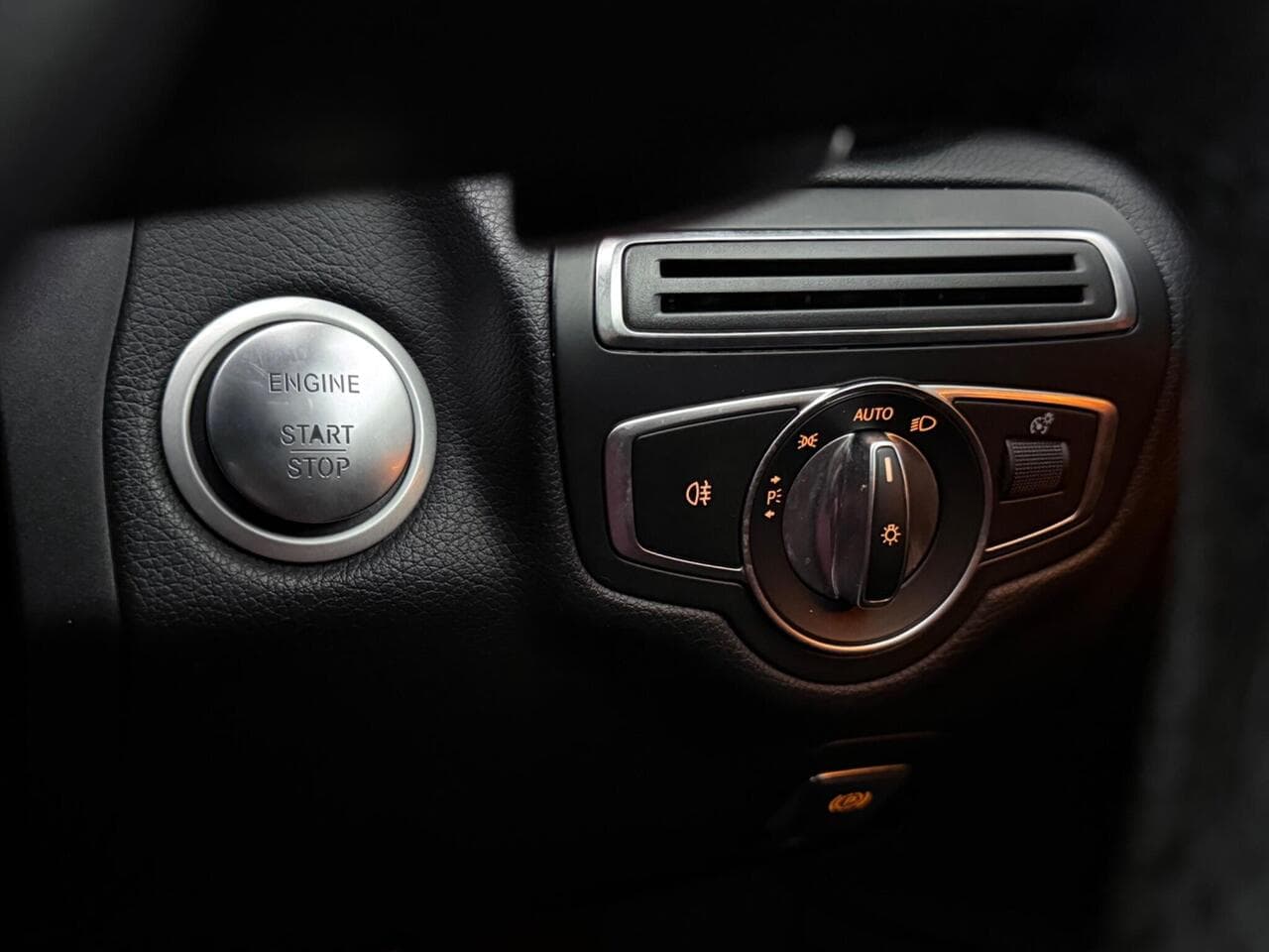 Mercedes-Benz C Class thumbnail Misc Controls