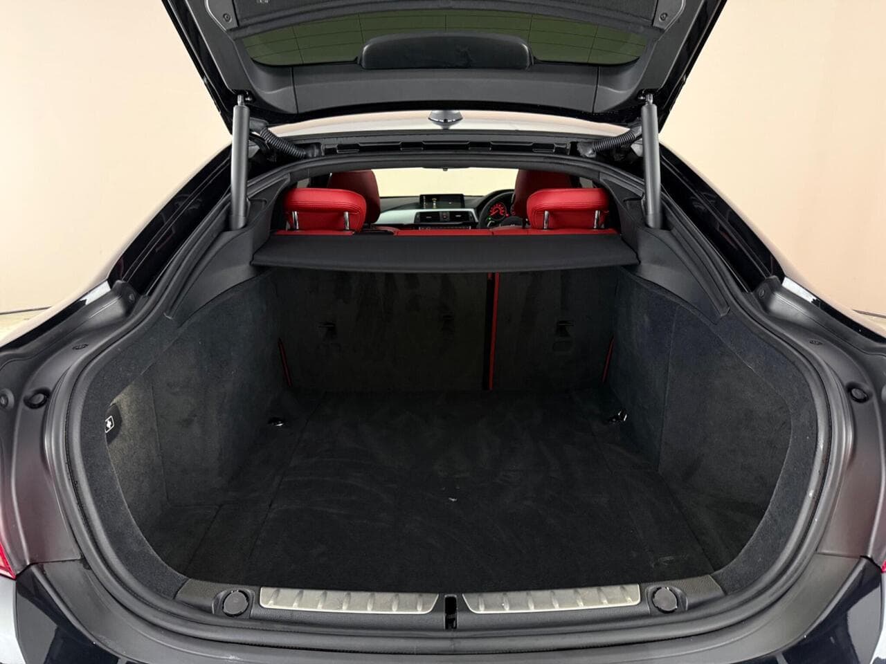 BMW 4 Series Gran Coupe thumbnail Boot