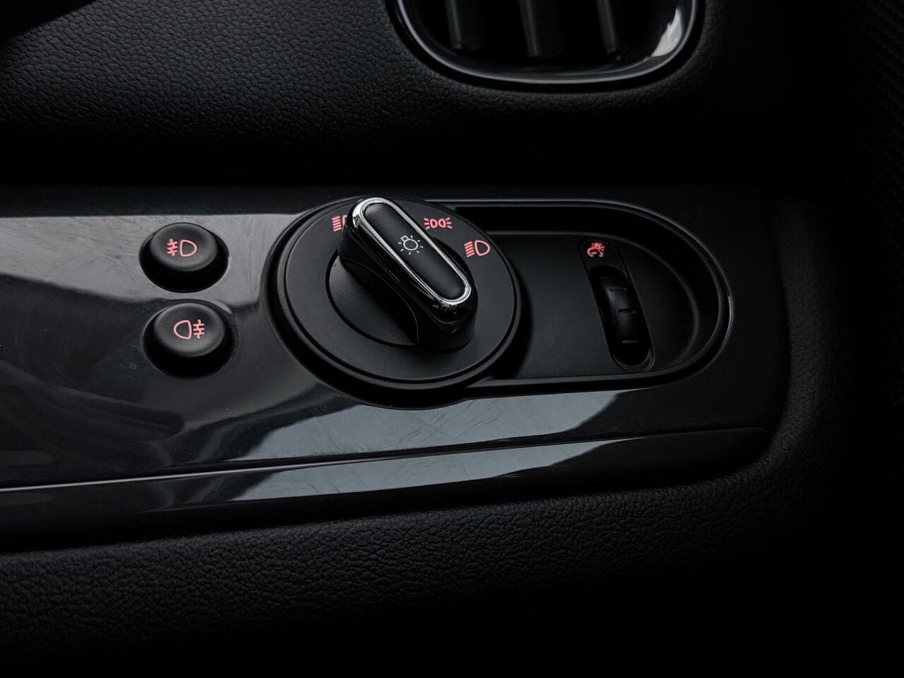 MINI Countryman thumbnail Misc Controls