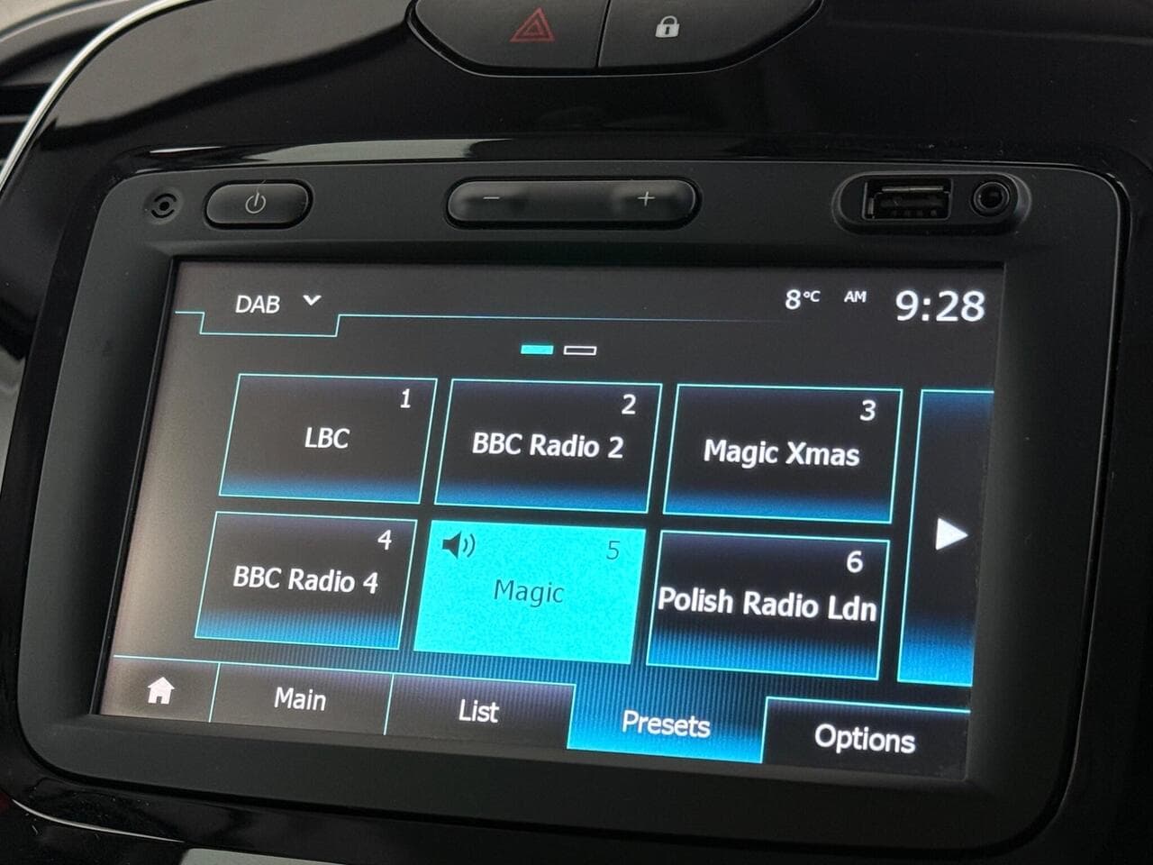 Renault Captur thumbnail Infotainment System
