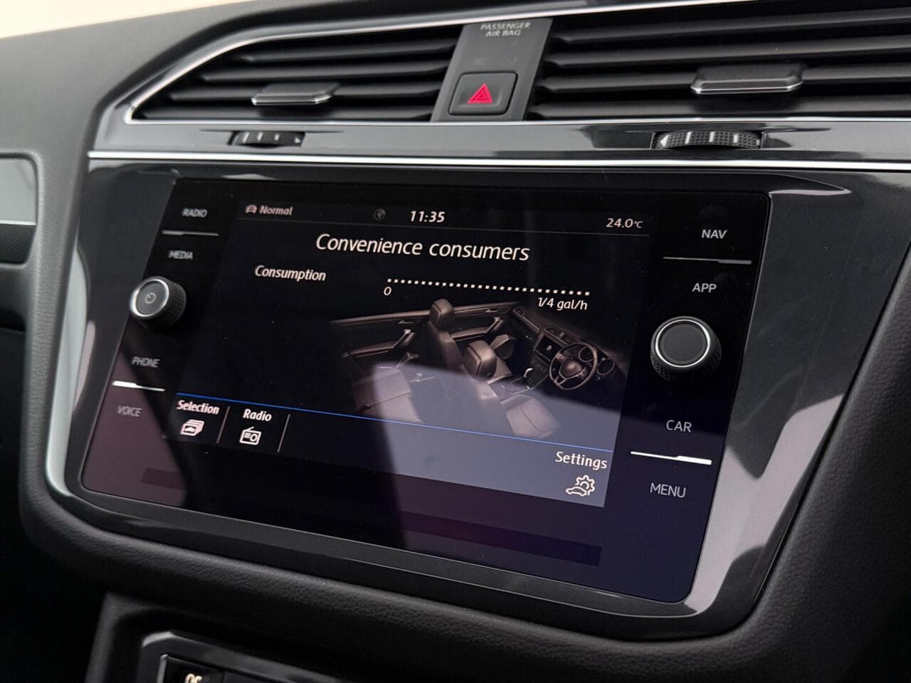 Volkswagen Tiguan Allspace thumbnail Infotainment System