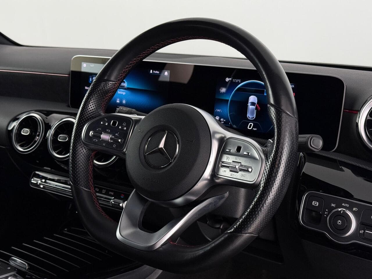 Mercedes-Benz A Class thumbnail Steering Wheel