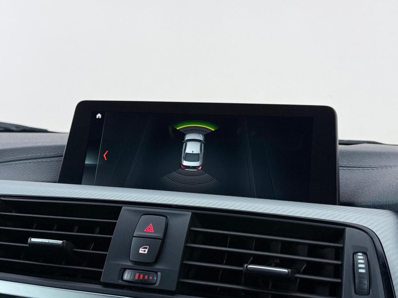 BMW 4 Series thumbnail Infotainment System