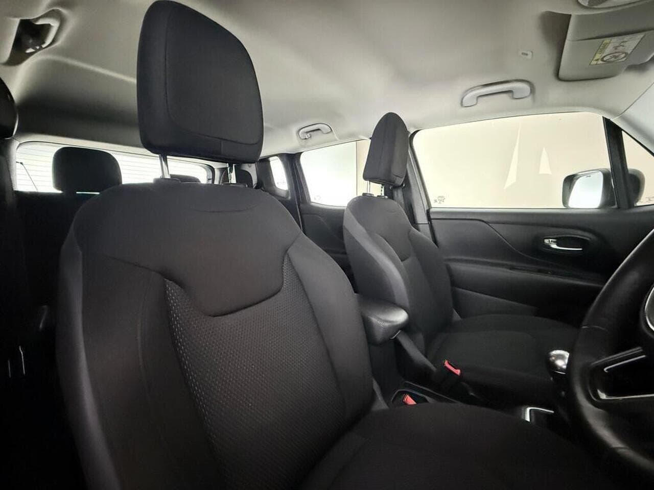 Jeep Renegade thumbnail Seat Driver