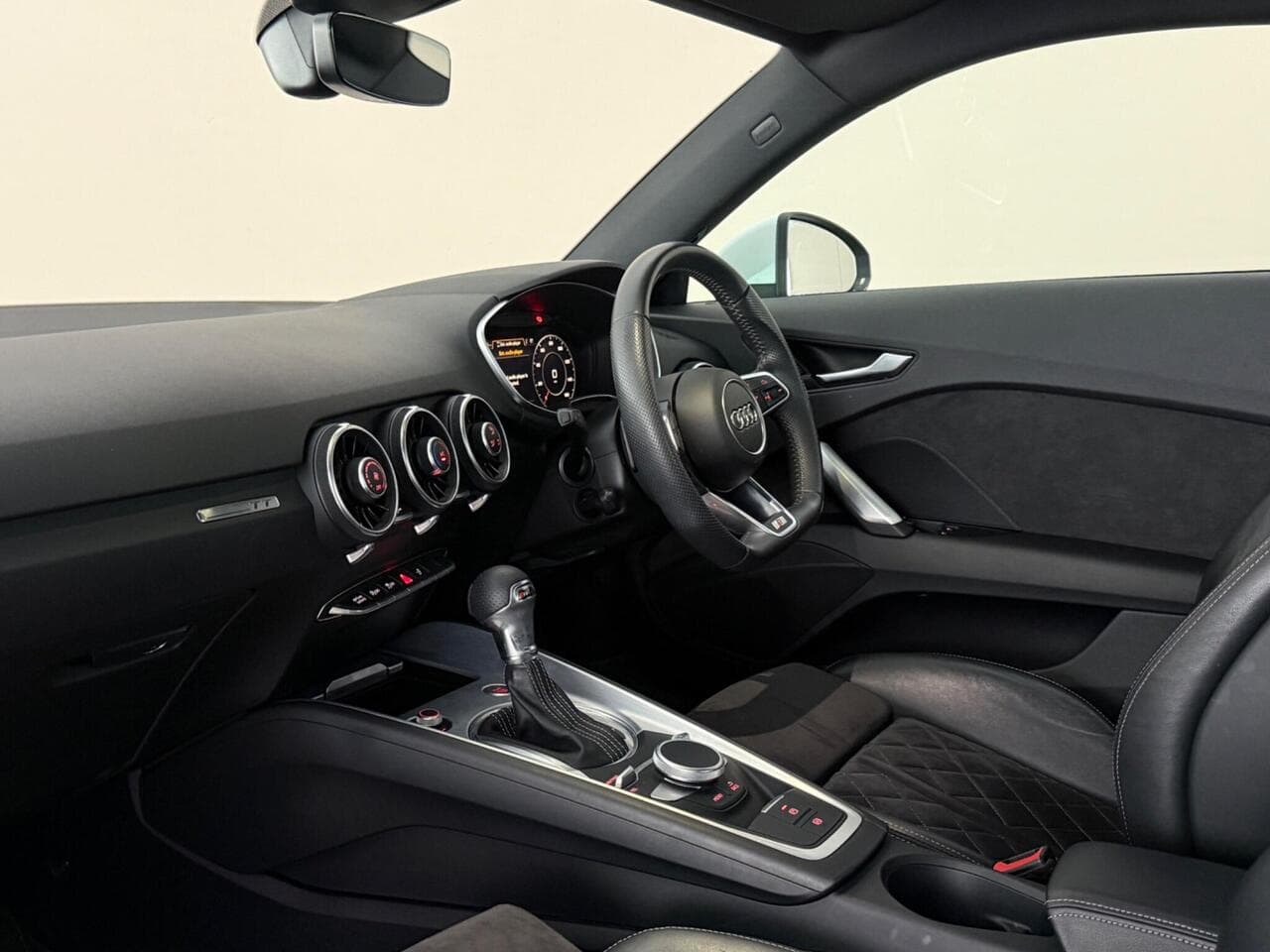 Audi TT thumbnail Interior Front