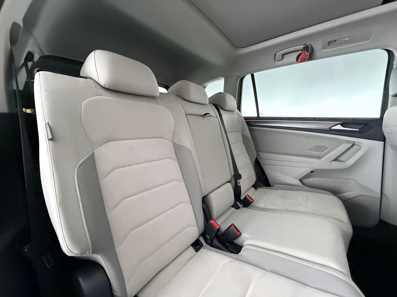 Volkswagen Tiguan Allspace thumbnail Seats Rear