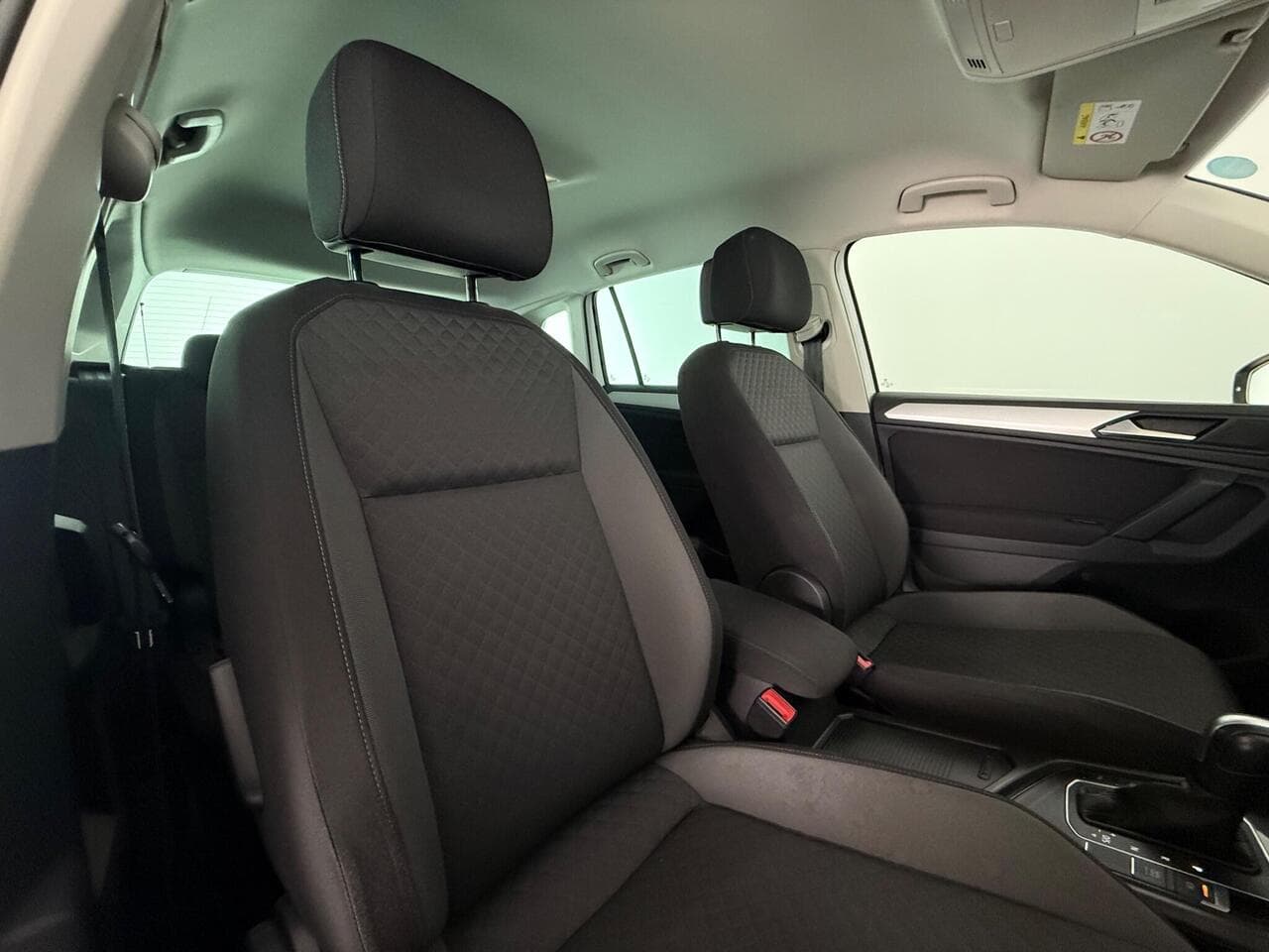 Volkswagen Tiguan thumbnail Seat Driver
