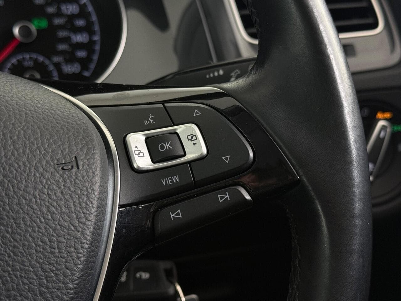 Volkswagen Golf thumbnail Misc Controls