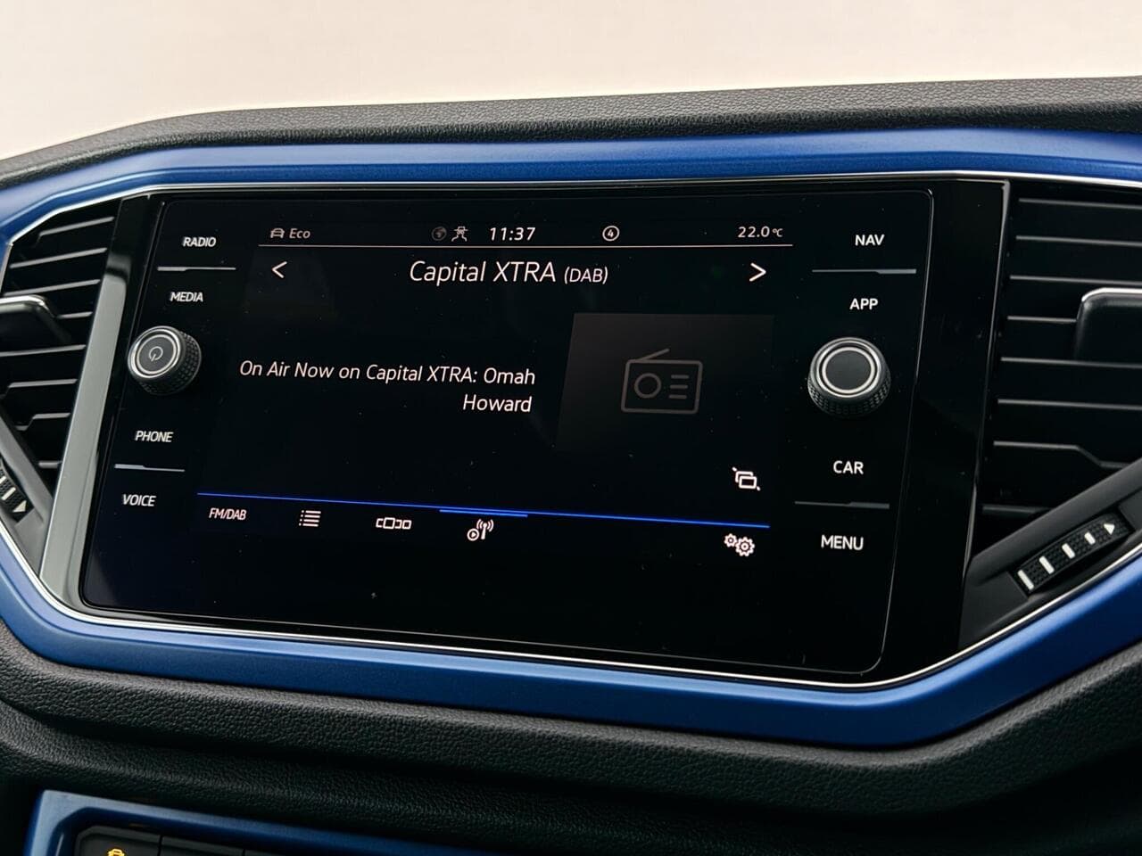 Volkswagen T-Roc thumbnail Infotainment System