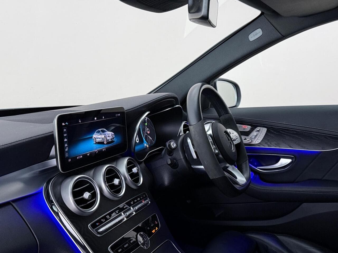Mercedes-Benz C Class thumbnail Interior Front