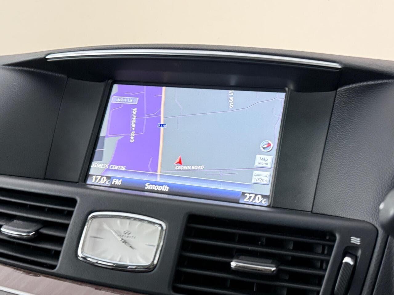 Infiniti Q70 thumbnail Infotainment System