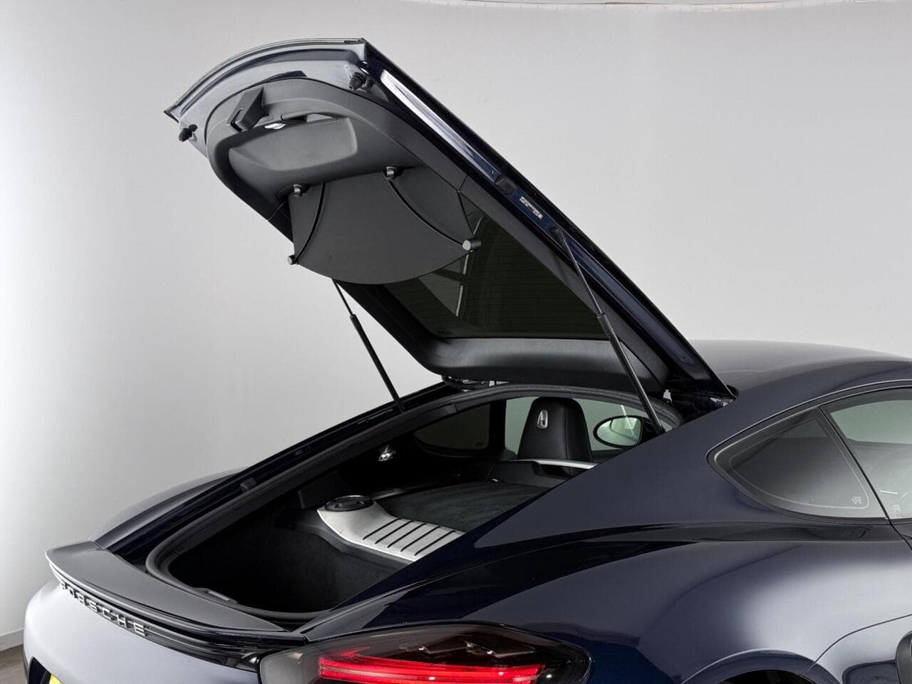 Porsche 718 Cayman thumbnail Inconclusive