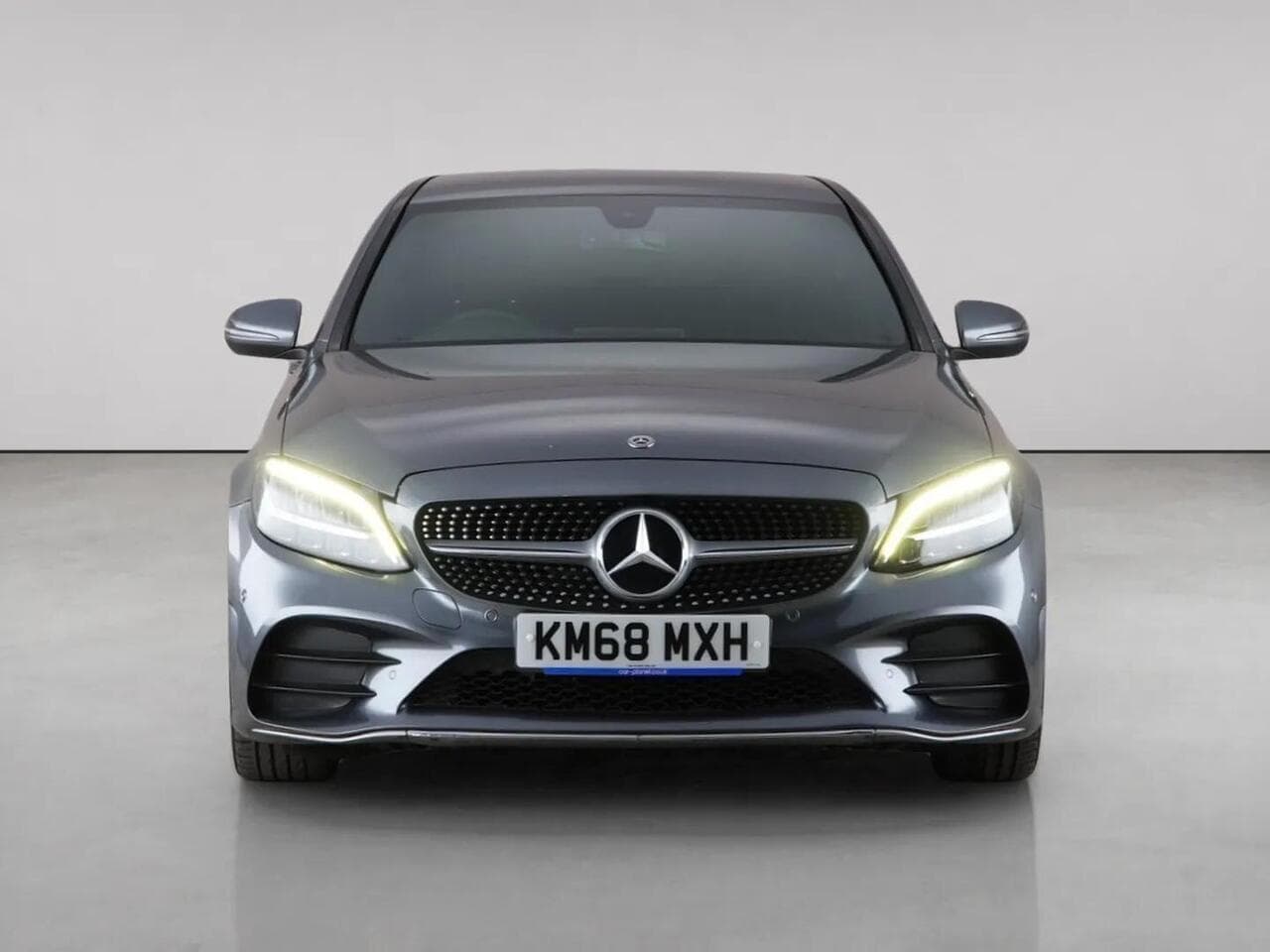 Mercedes-Benz C Class thumbnail Front