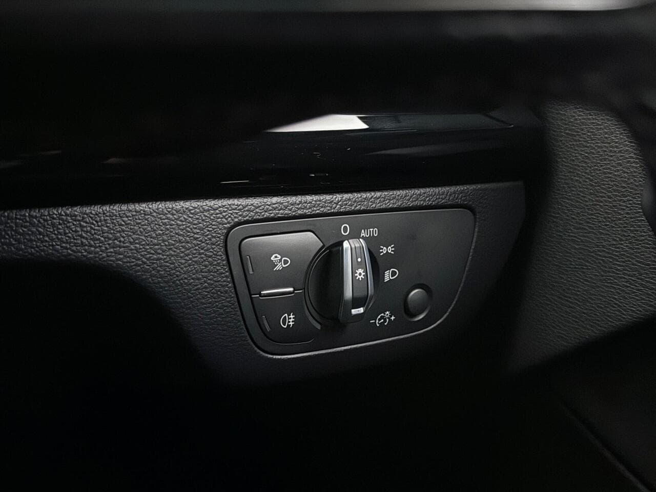 Audi Q5 thumbnail Misc Controls