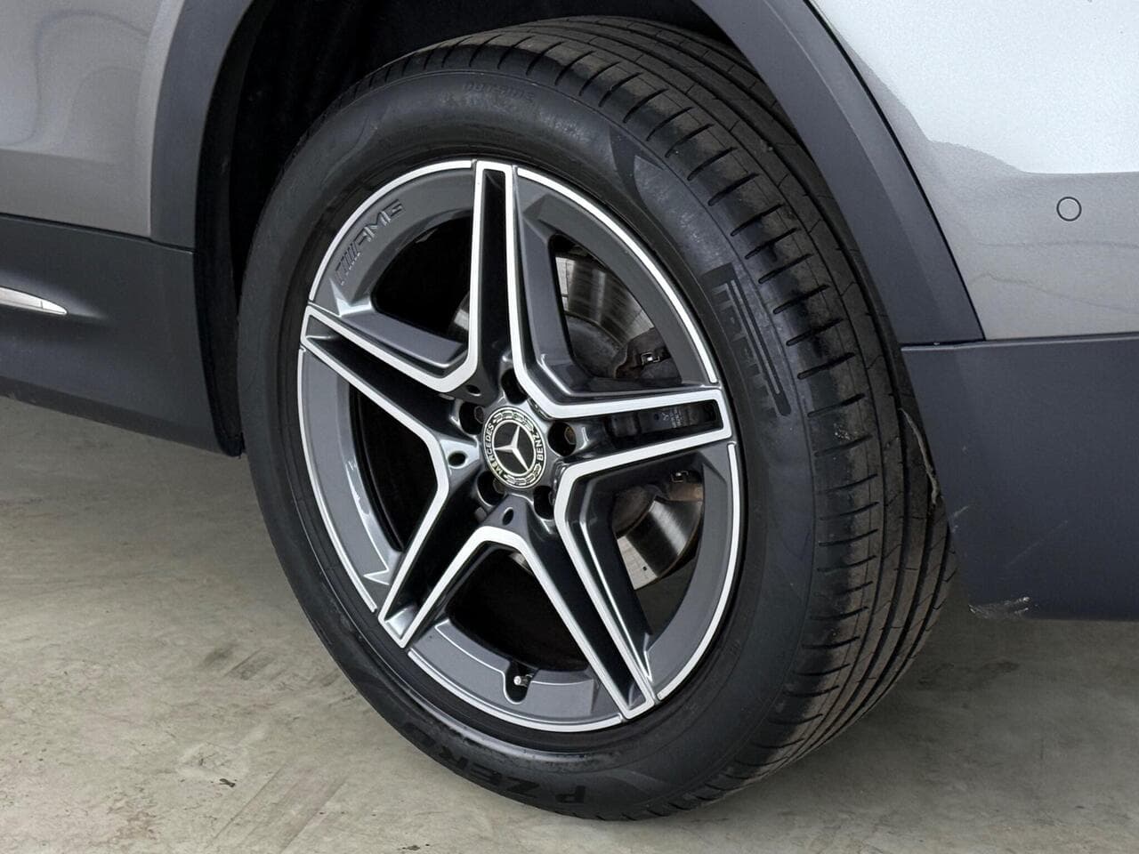 Mercedes-Benz GLB thumbnail Wheel