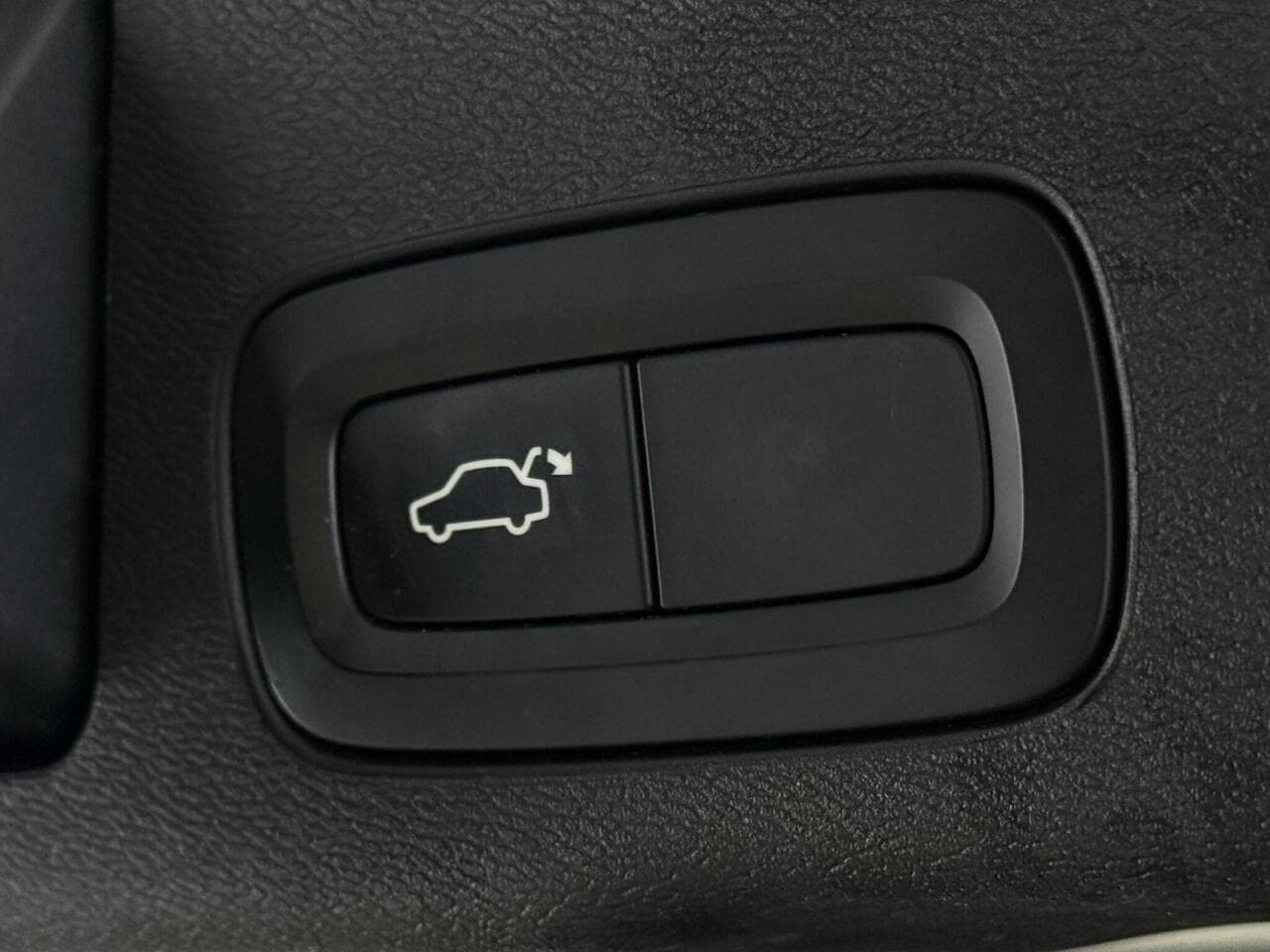 Volvo XC60 thumbnail Misc Controls