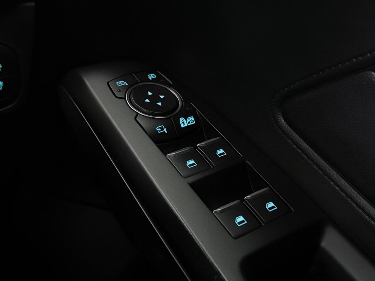 Ford Focus thumbnail Misc Controls